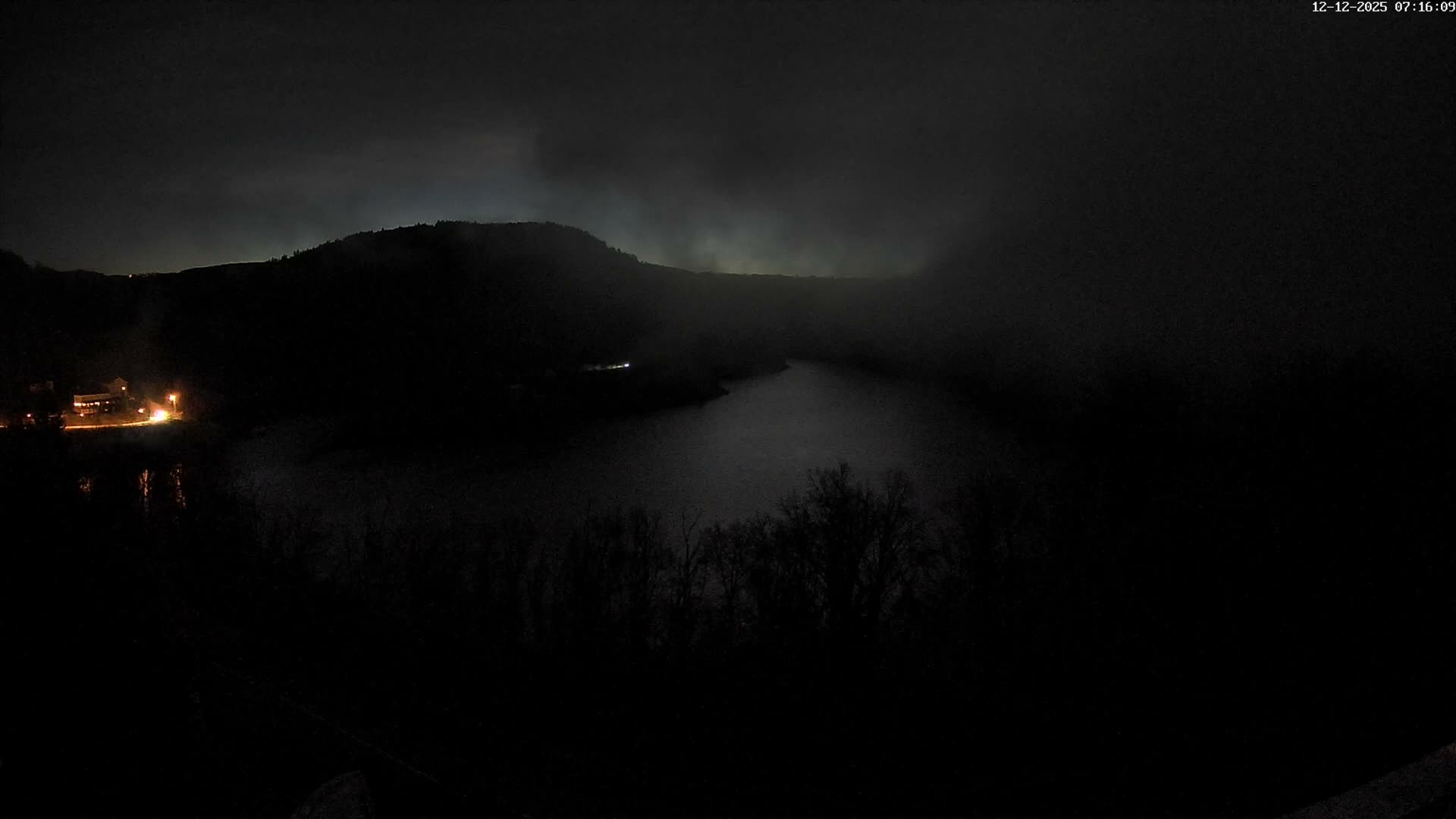 Miremont , Barrage des Fades Dam Live Cam - Riom, Puy-de-Dome, Auvergne-Rhone-Alpes, France