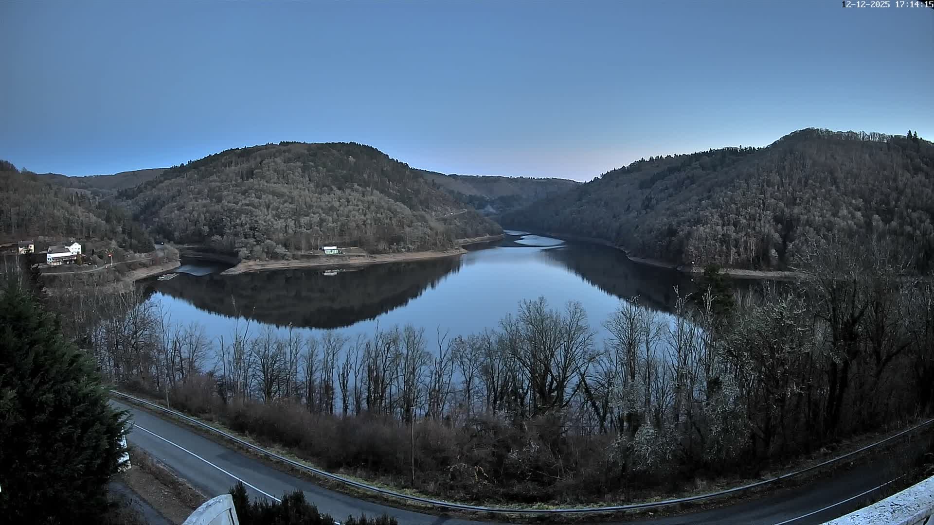Miremont , Barrage des Fades Dam Live Cam - Riom, Puy-de-Dome, Auvergne-Rhone-Alpes, France