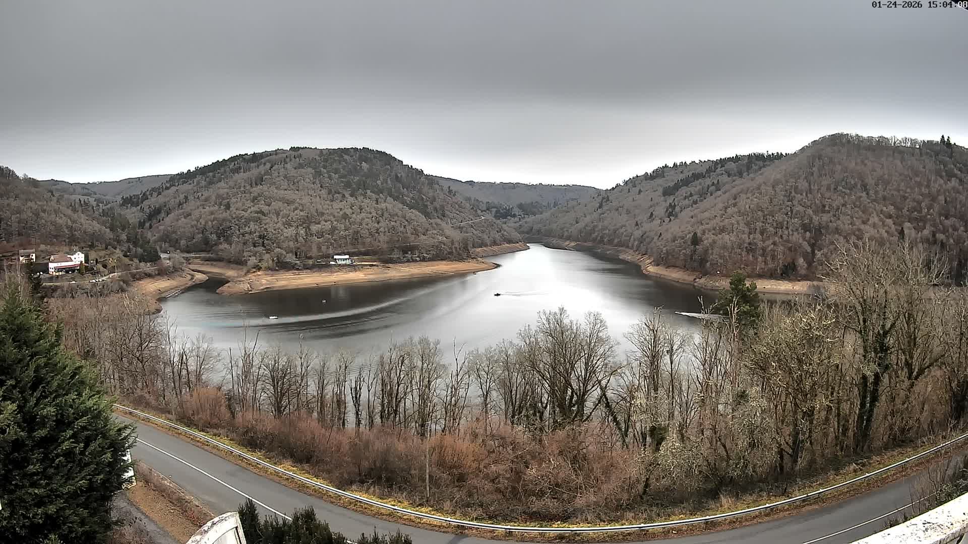 Miremont , Barrage des Fades Dam Live Cam - Riom, Puy-de-Dome, Auvergne-Rhone-Alpes, France