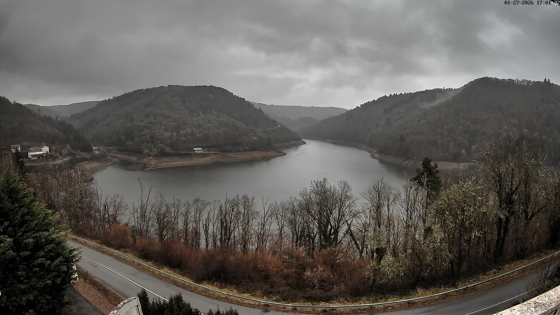 Miremont , Barrage des Fades Dam Live Cam - Riom, Puy-de-Dome, Auvergne-Rhone-Alpes, France