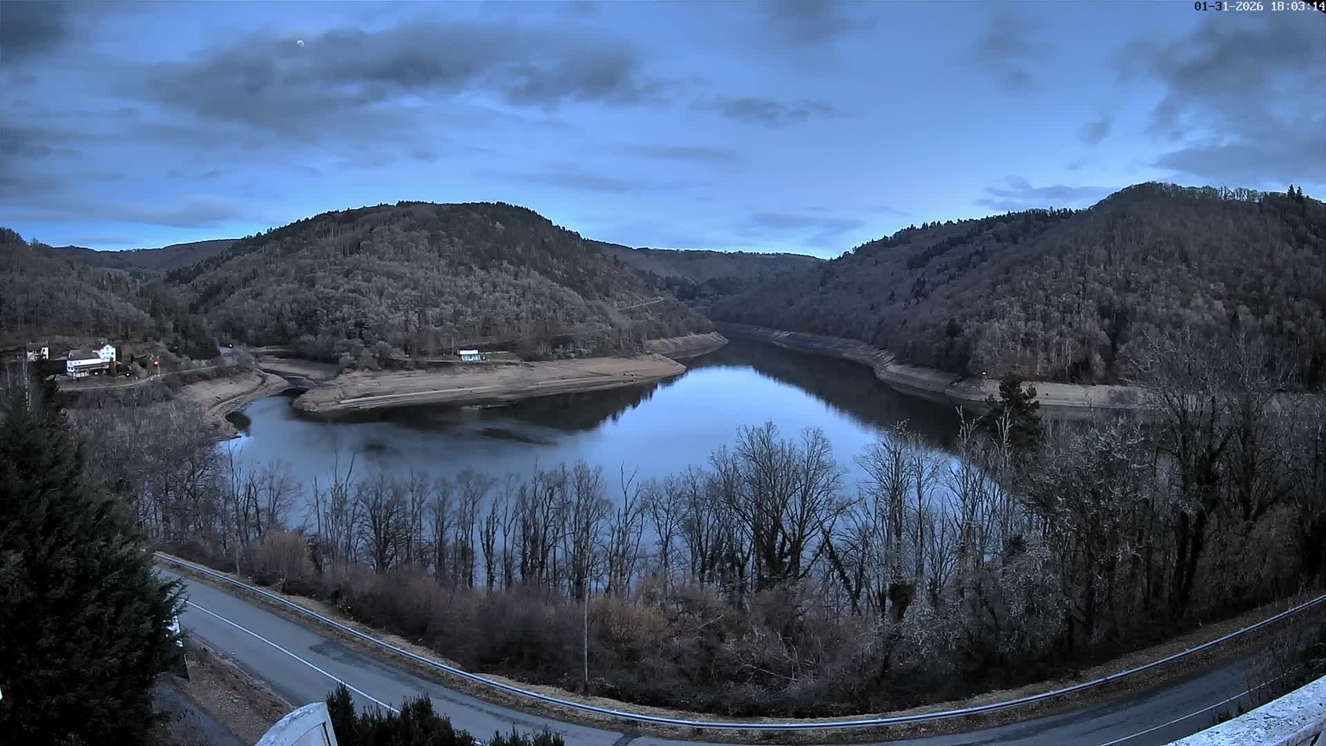 Miremont , Barrage des Fades Dam Live Cam - Riom, Puy-de-Dome, Auvergne-Rhone-Alpes, France