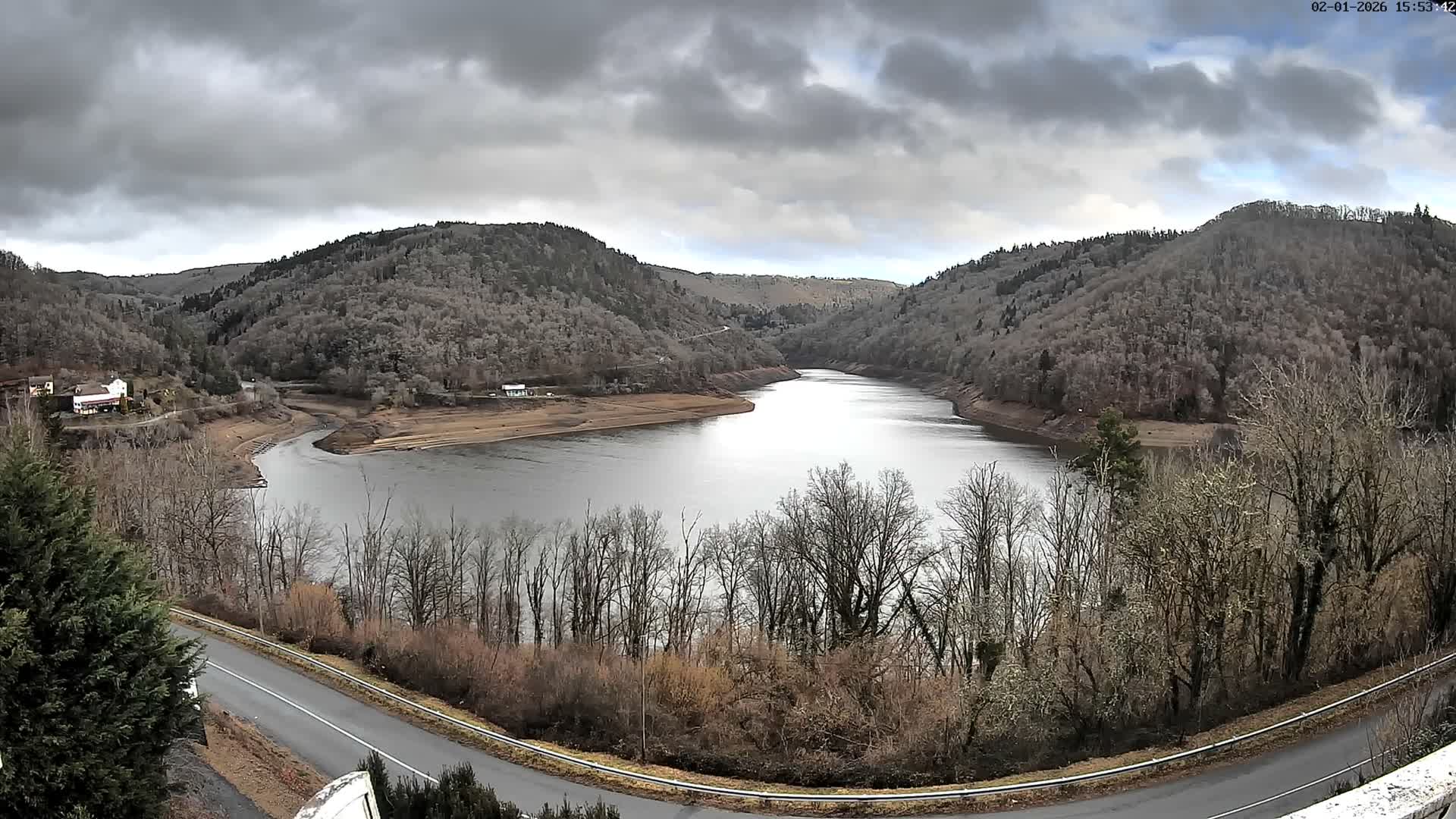 Miremont , Barrage des Fades Dam Live Cam - Riom, Puy-de-Dome, Auvergne-Rhone-Alpes, France