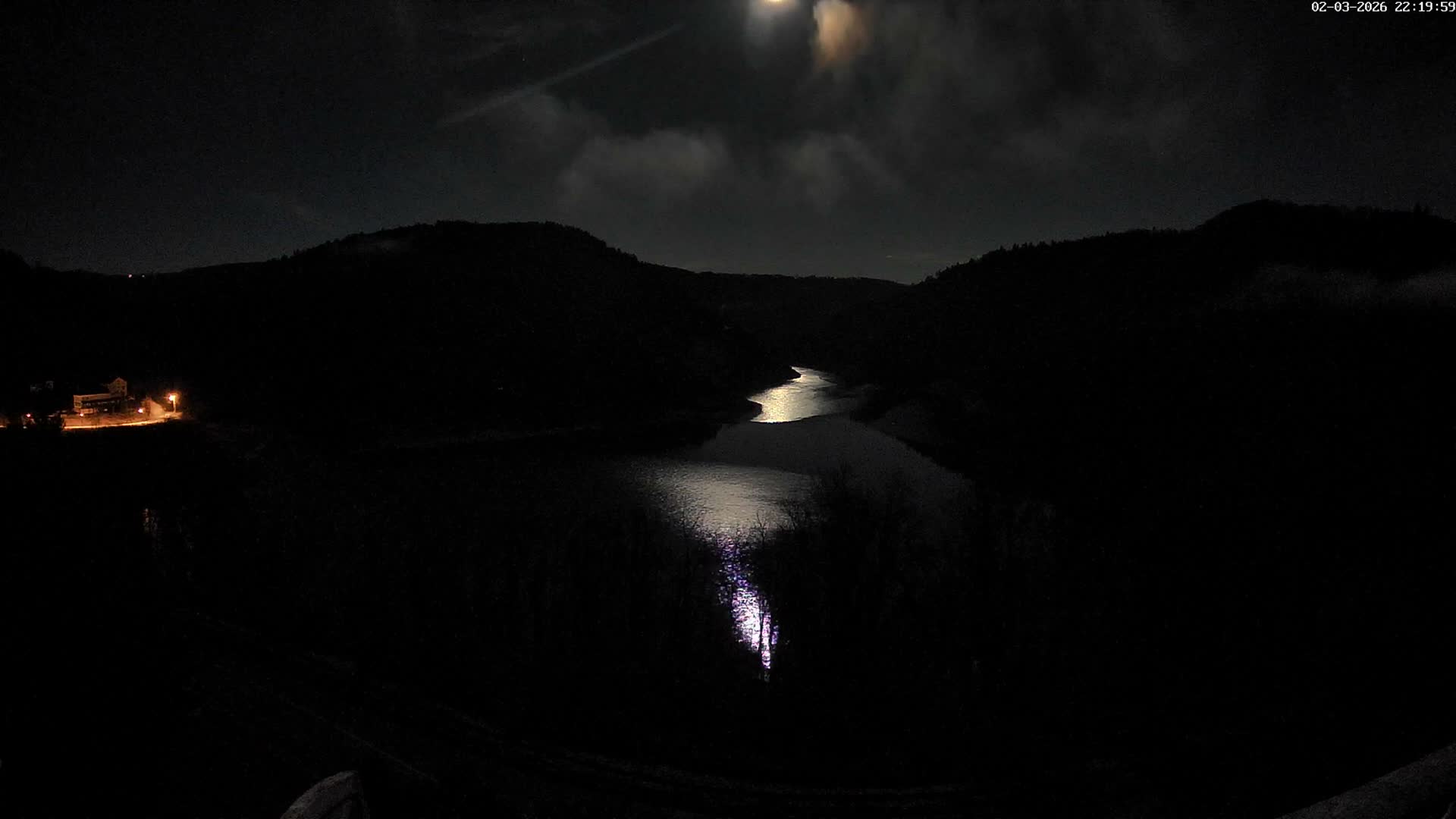 Miremont , Barrage des Fades Dam Live Cam - Riom, Puy-de-Dome, Auvergne-Rhone-Alpes, France