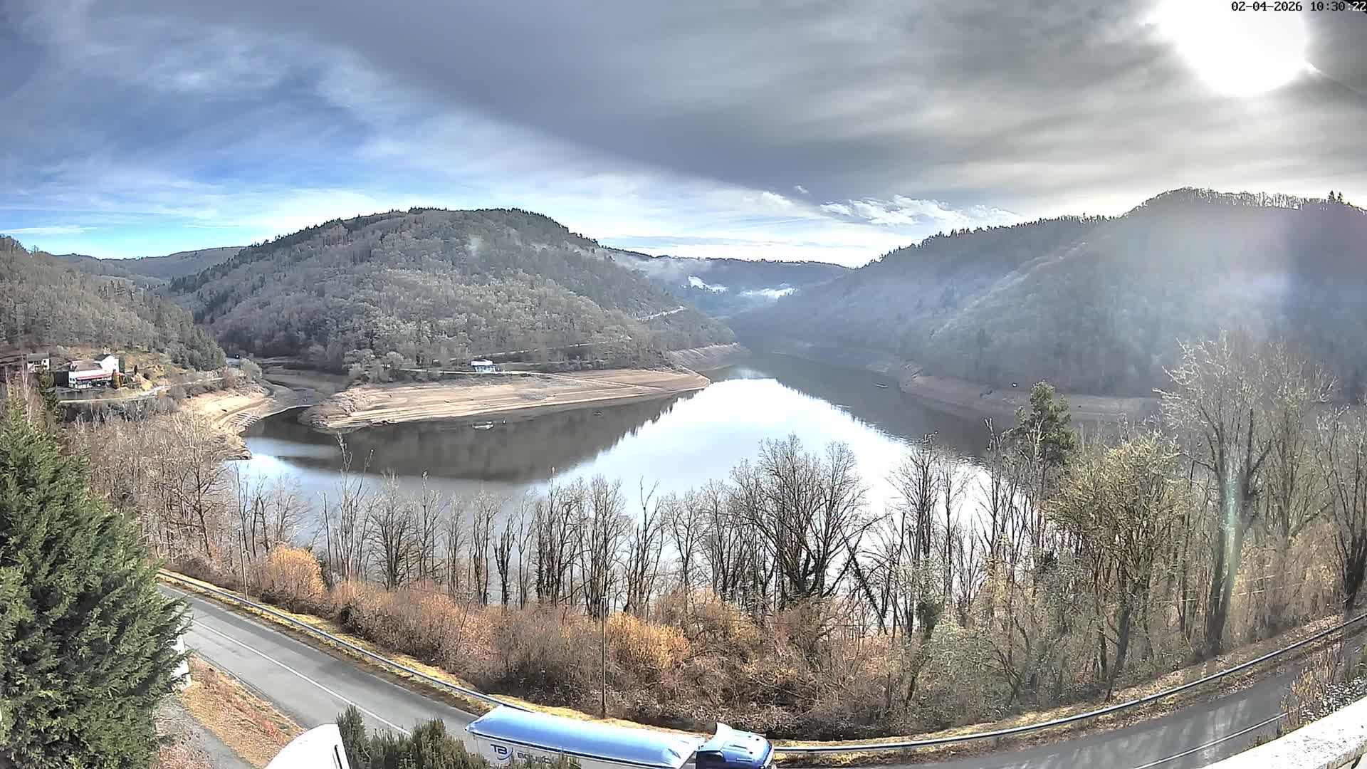 Miremont , Barrage des Fades Dam Live Cam - Riom, Puy-de-Dome, Auvergne-Rhone-Alpes, France