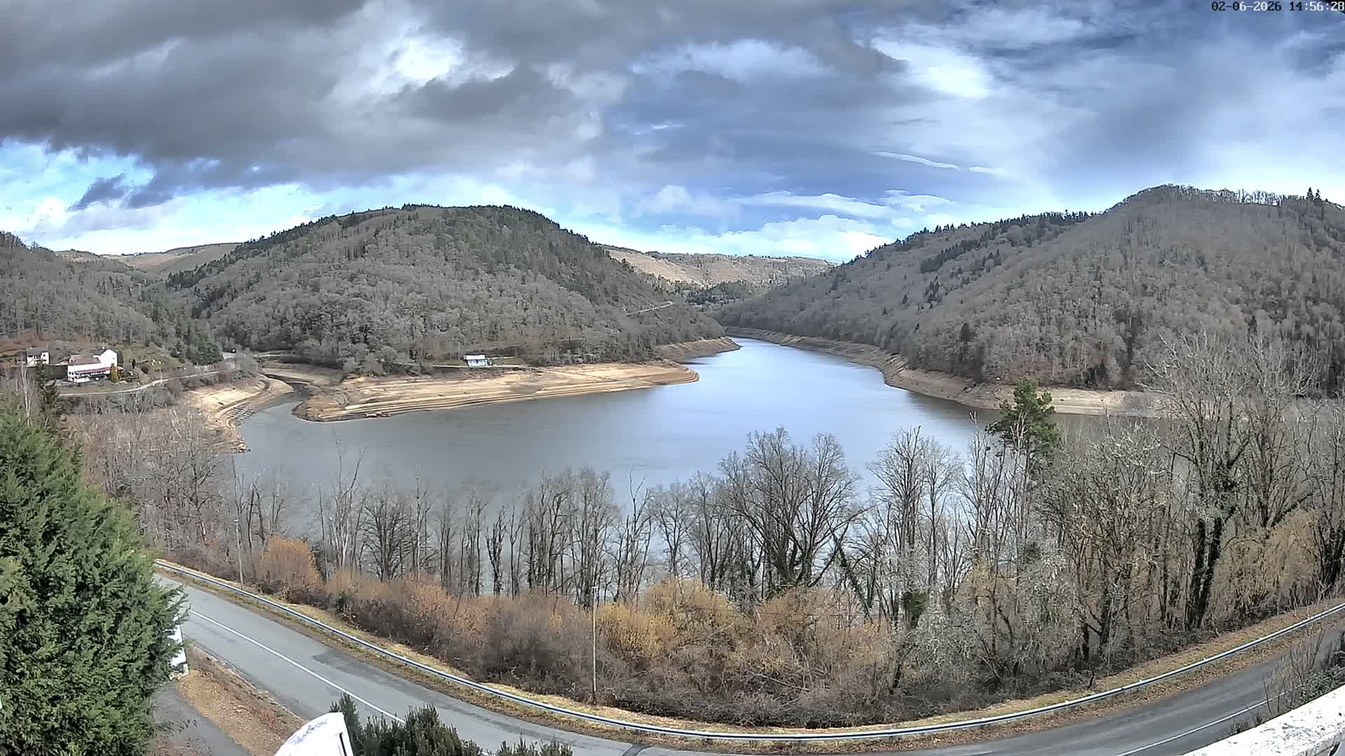 Miremont , Barrage des Fades Dam Live Cam - Riom, Puy-de-Dome, Auvergne-Rhone-Alpes, France