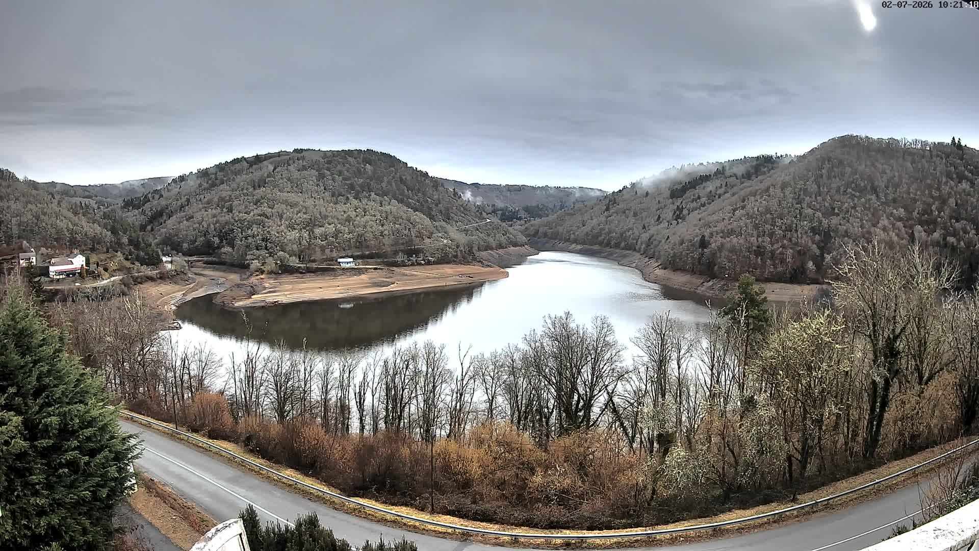 Miremont , Barrage des Fades Dam Live Cam - Riom, Puy-de-Dome, Auvergne-Rhone-Alpes, France