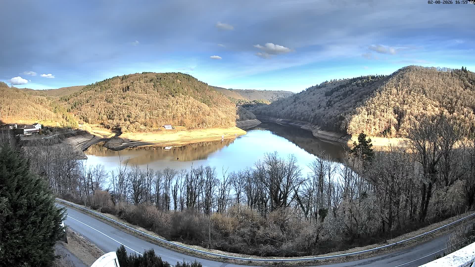 Miremont , Barrage des Fades Dam Live Cam - Riom, Puy-de-Dome, Auvergne-Rhone-Alpes, France