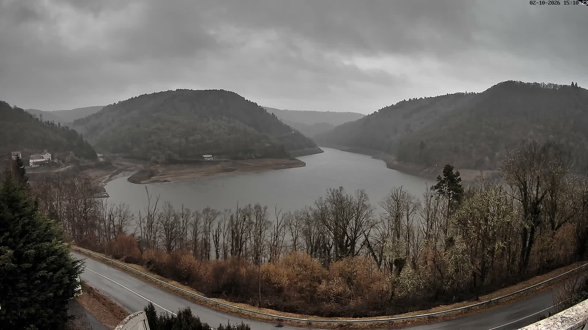 Miremont , Barrage des Fades Dam Live Cam - Riom, Puy-de-Dome, Auvergne-Rhone-Alpes, France