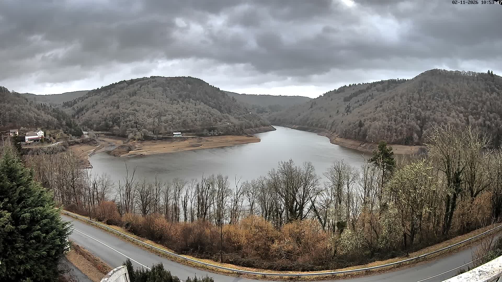 Miremont , Barrage des Fades Dam Live Cam - Riom, Puy-de-Dome, Auvergne-Rhone-Alpes, France