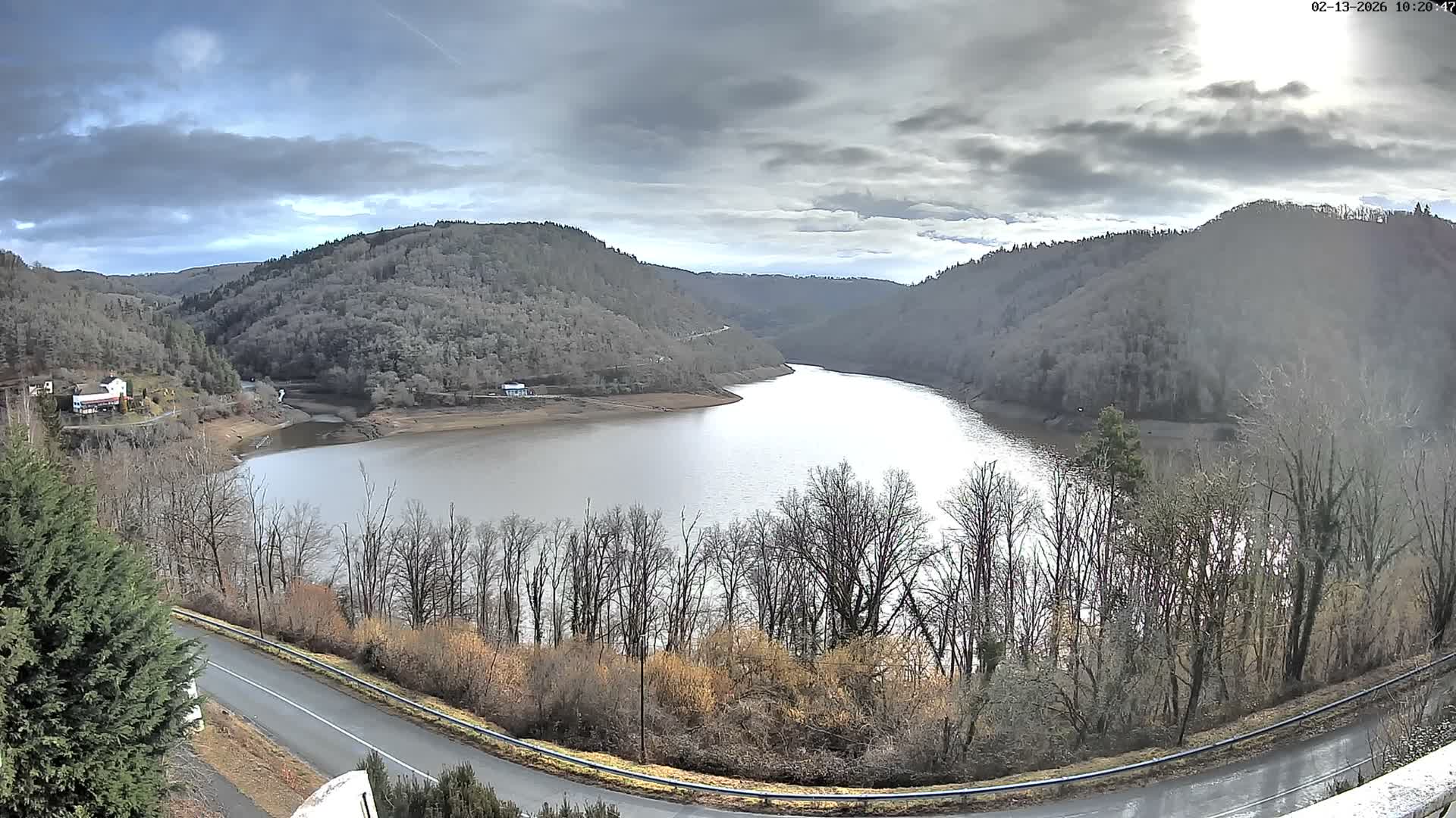 Miremont , Barrage des Fades Dam Live Cam - Riom, Puy-de-Dome, Auvergne-Rhone-Alpes, France
