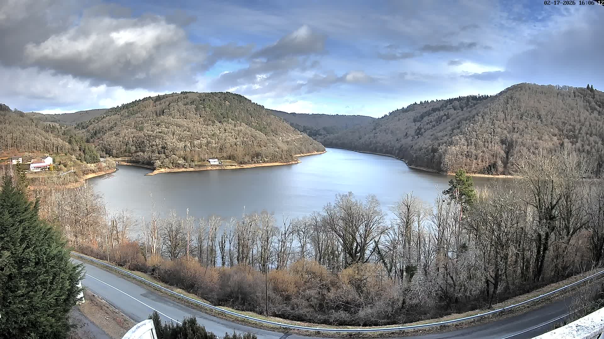 Miremont , Barrage des Fades Dam Live Cam - Riom, Puy-de-Dome, Auvergne-Rhone-Alpes, France