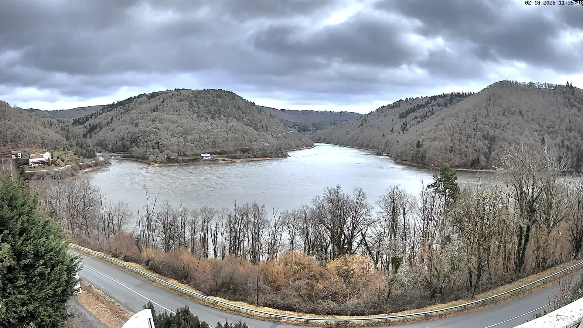 Miremont , Barrage des Fades Dam Live Cam - Riom, Puy-de-Dome, Auvergne-Rhone-Alpes, France