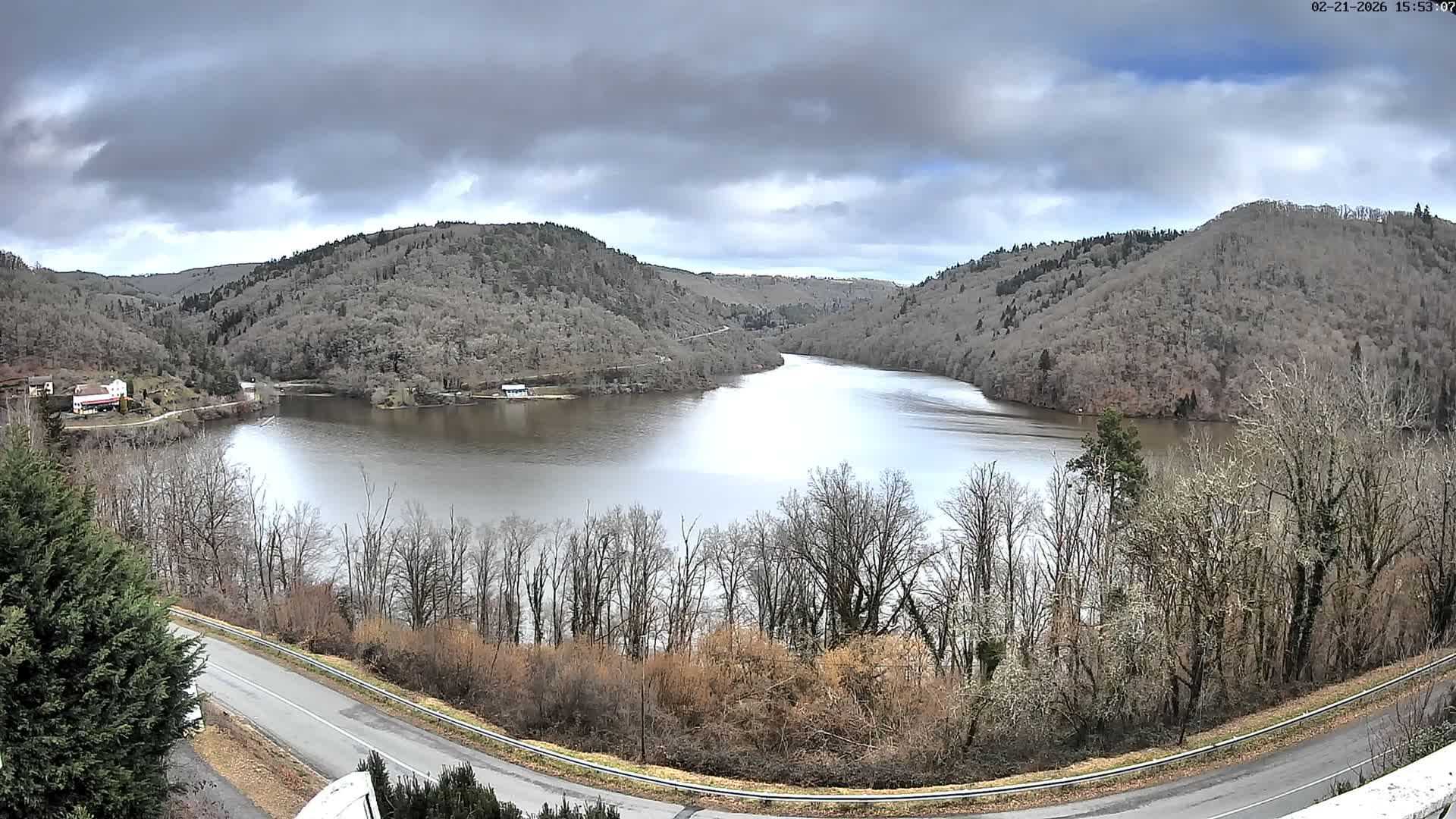 Miremont , Barrage des Fades Dam Live Cam - Riom, Puy-de-Dome, Auvergne-Rhone-Alpes, France