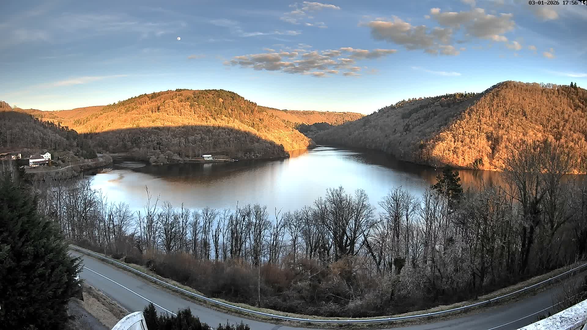 Miremont , Barrage des Fades Dam Live Cam - Riom, Puy-de-Dome, Auvergne-Rhone-Alpes, France