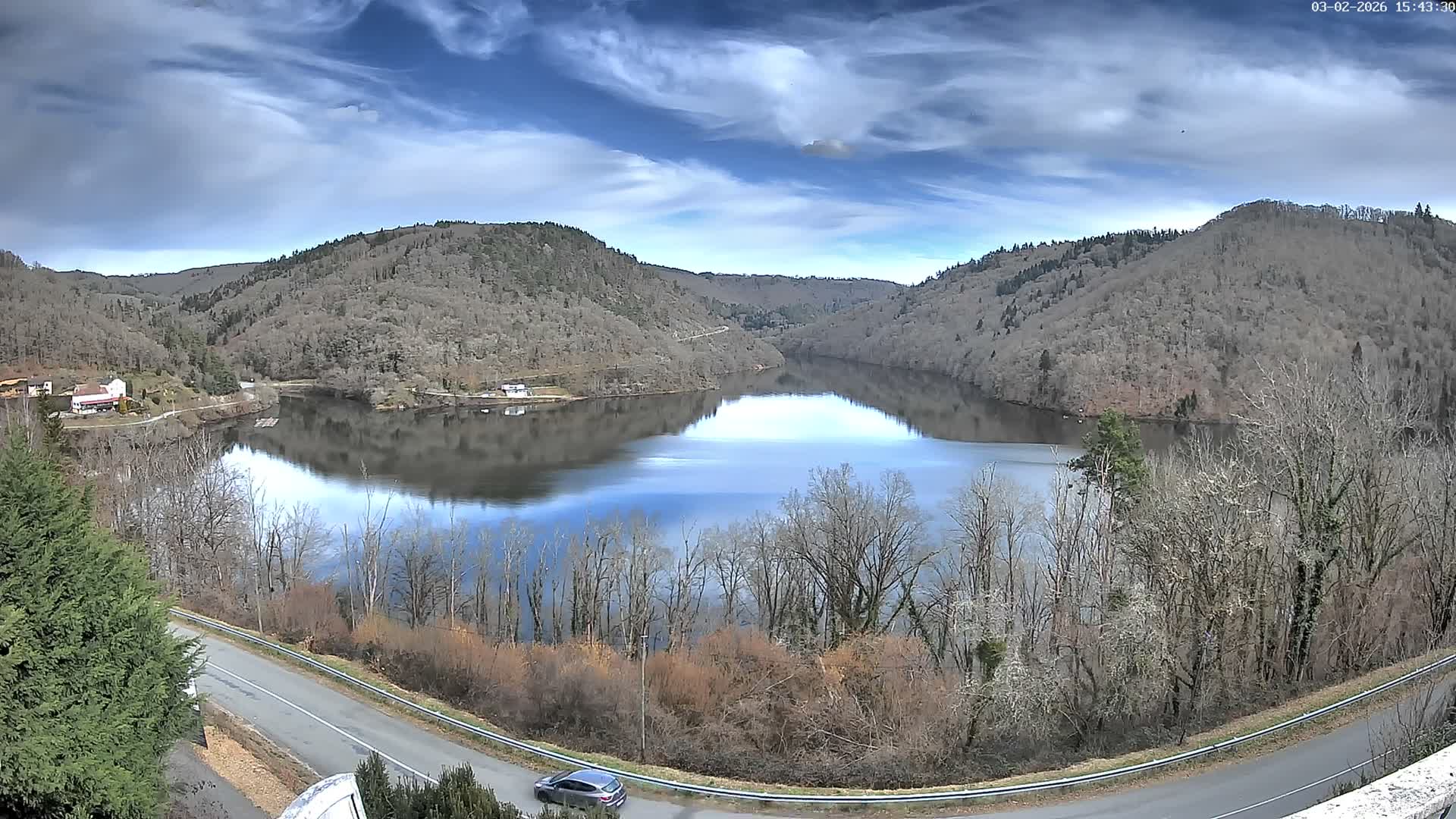 Miremont , Barrage des Fades Dam Live Cam - Riom, Puy-de-Dome, Auvergne-Rhone-Alpes, France