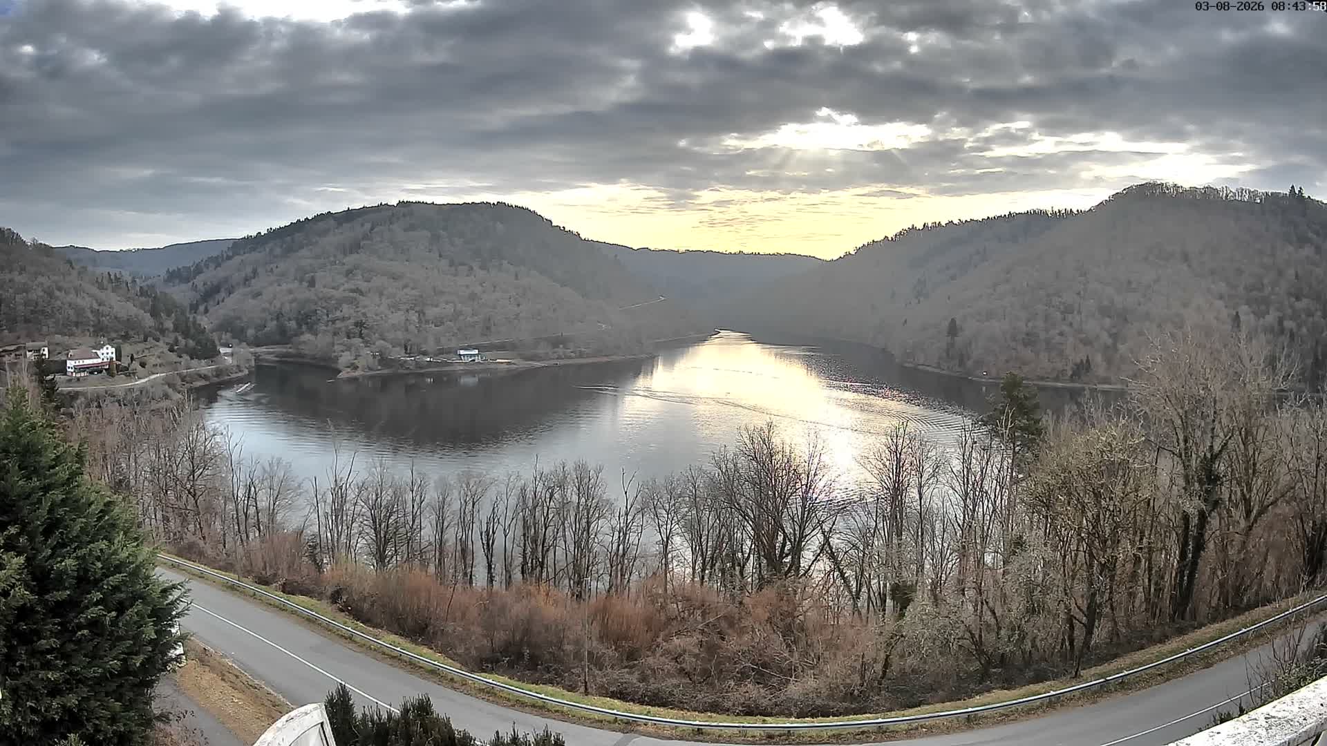 Miremont , Barrage des Fades Dam Live Cam - Riom, Puy-de-Dome, Auvergne-Rhone-Alpes, France