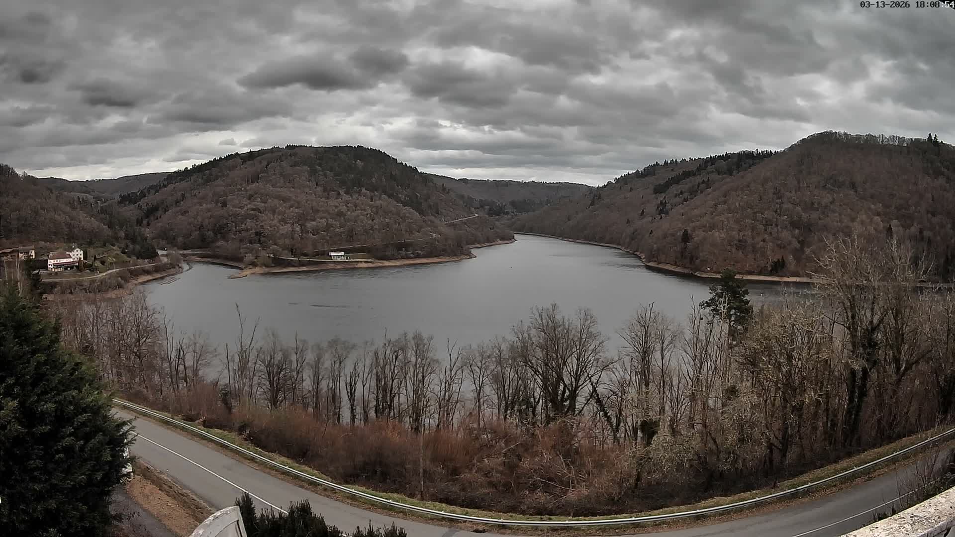 Miremont , Barrage des Fades Dam Live Cam - Riom, Puy-de-Dome, Auvergne-Rhone-Alpes, France