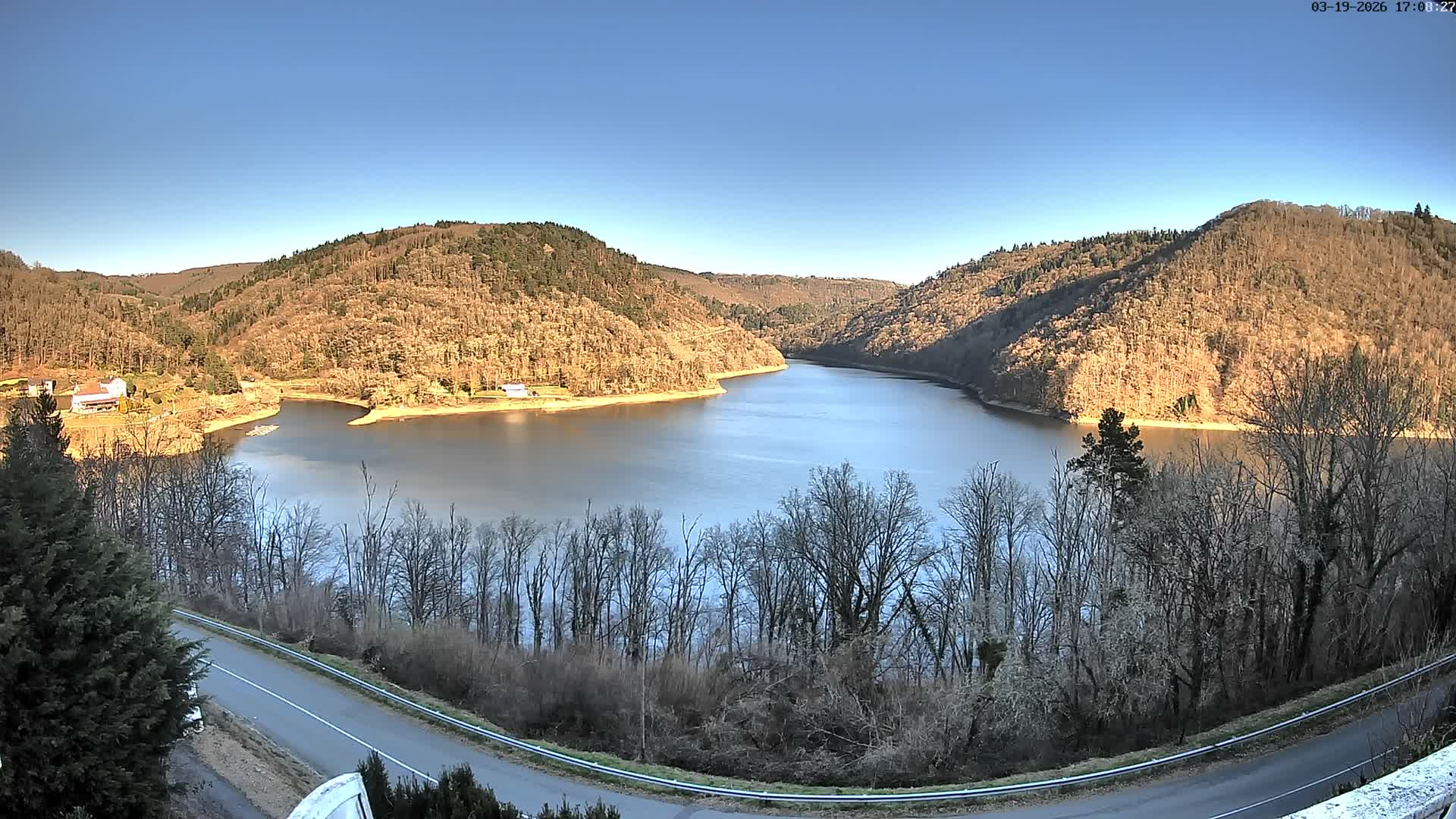Miremont , Barrage des Fades Dam Live Cam - Riom, Puy-de-Dome, Auvergne-Rhone-Alpes, France