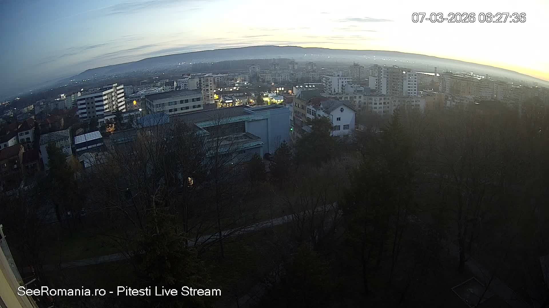 Arges, Parcul Tineretului Youth Park & Piteşti Skyline View from Craiovei, Pitesti Live Cam - Craiovei, Piteşti, Romania