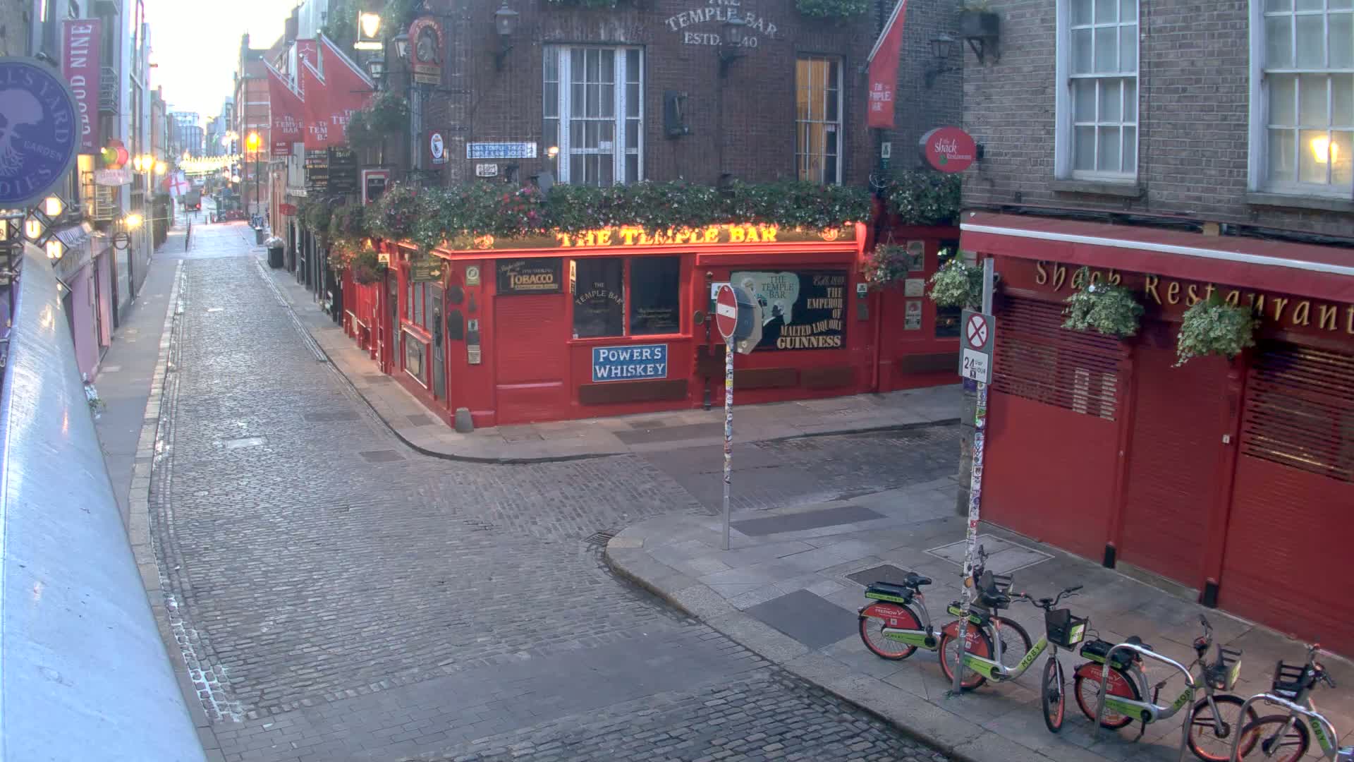 South Dublin , 45 Temple Bar Street Live Cam - Dublin,Eastern and Midland, Leinster, Ireland 