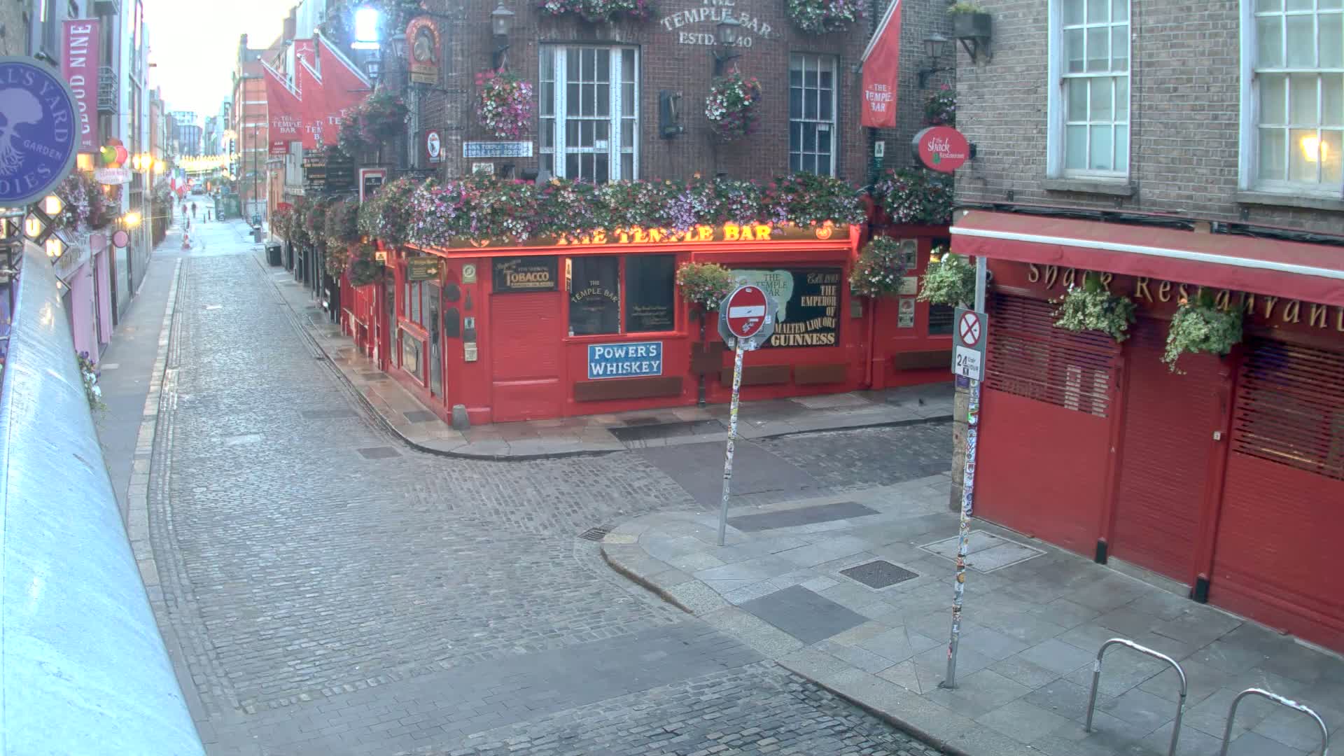 South Dublin , 45 Temple Bar Street Live Cam - Dublin,Eastern and Midland, Leinster, Ireland 