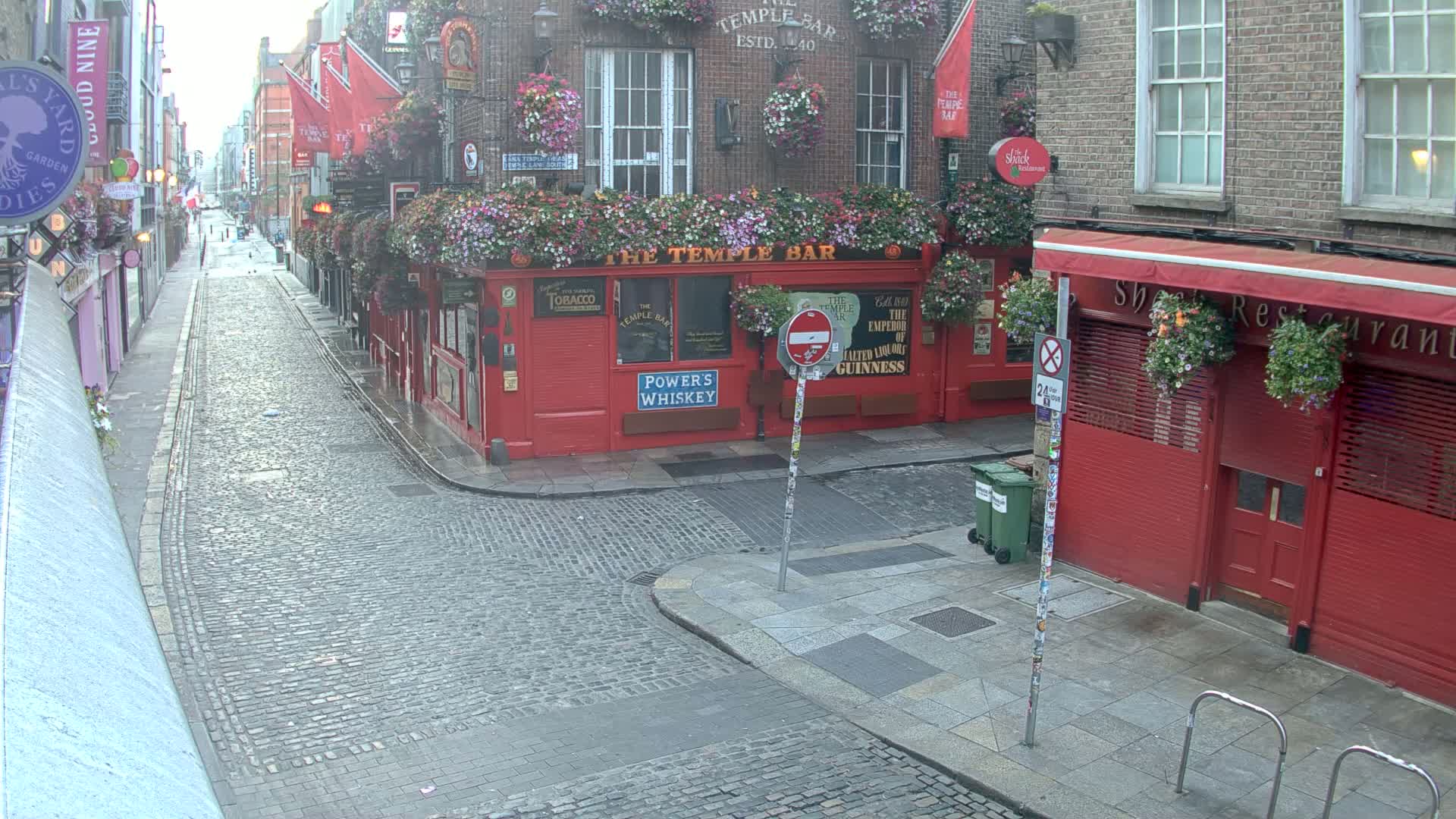 South Dublin , 45 Temple Bar Street Live Cam - Dublin,Eastern and Midland, Leinster, Ireland 