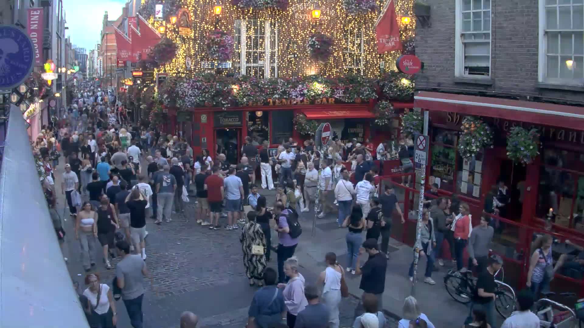 South Dublin , 45 Temple Bar Street Live Cam - Dublin,Eastern and Midland, Leinster, Ireland 