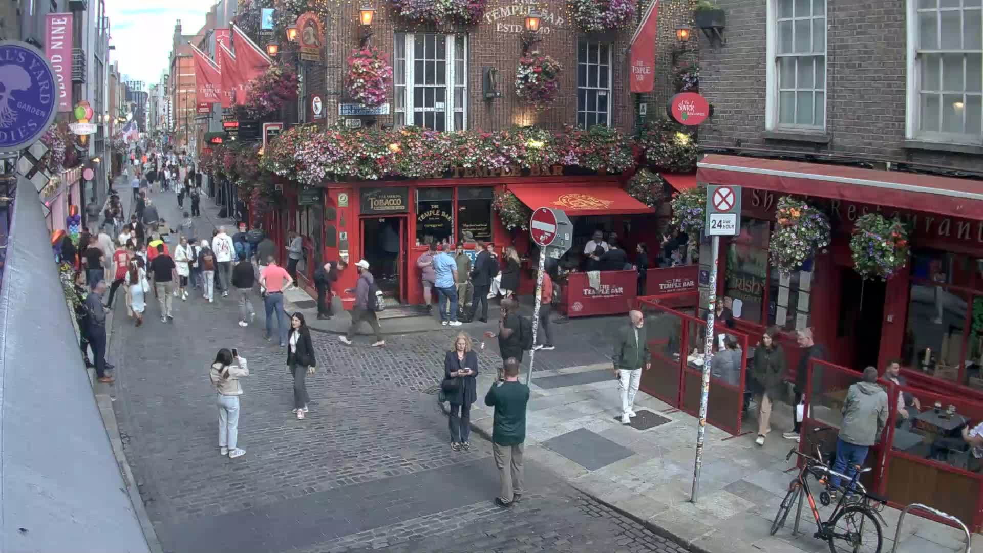 South Dublin , 45 Temple Bar Street Live Cam - Dublin,Eastern and Midland, Leinster, Ireland 