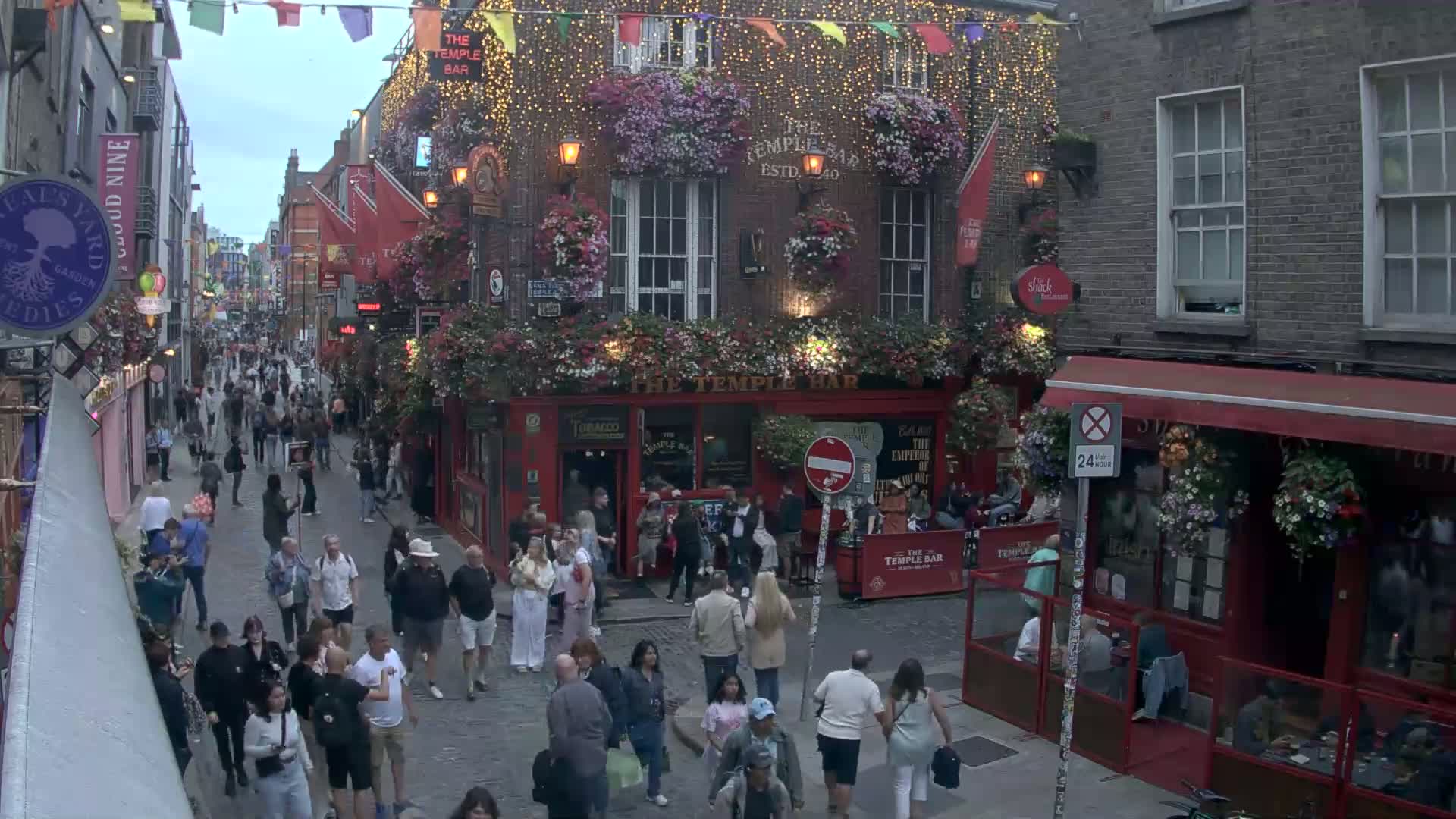 South Dublin , 45 Temple Bar Street Live Cam - Dublin,Eastern and Midland, Leinster, Ireland 