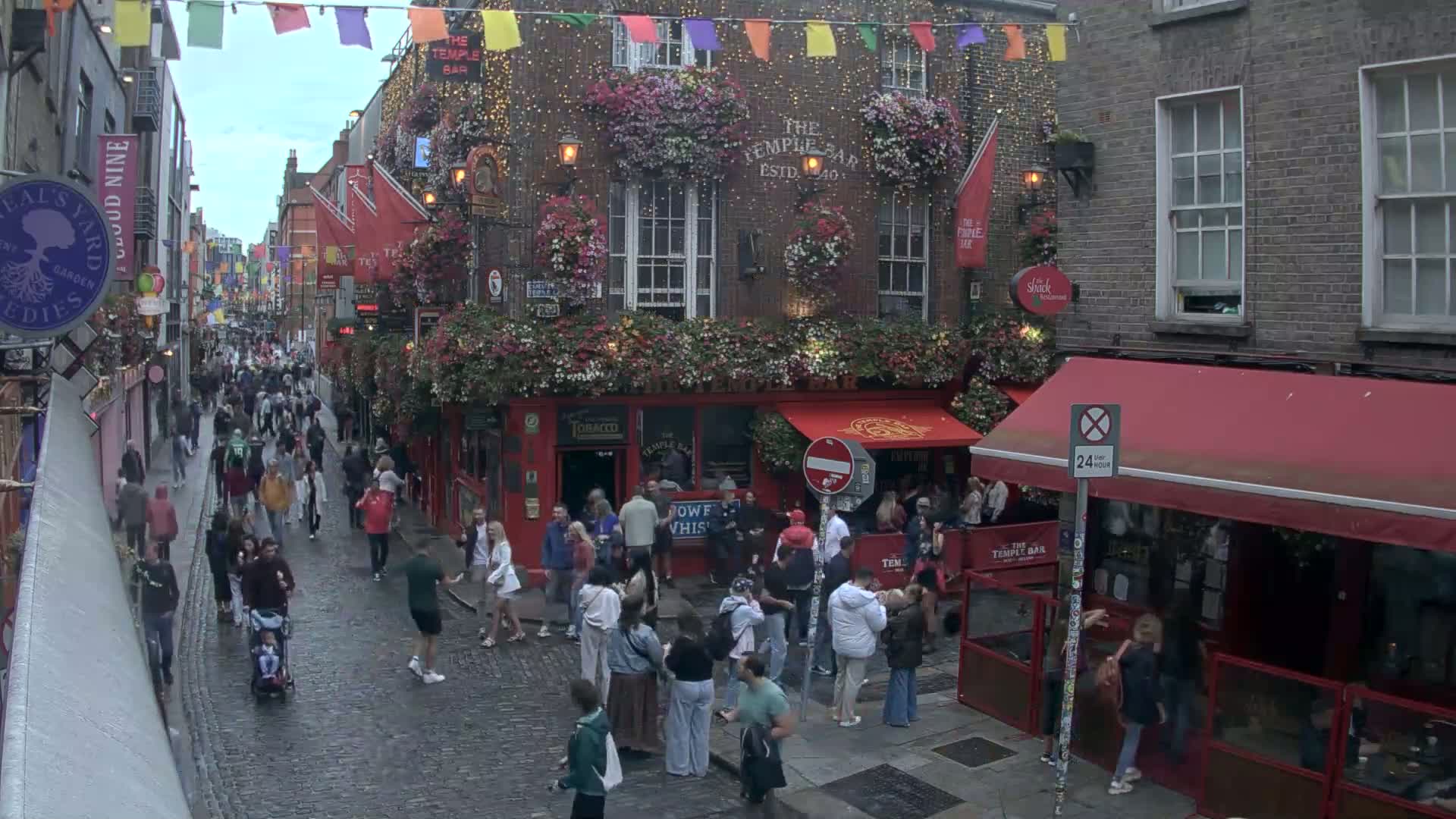 South Dublin , 45 Temple Bar Street Live Cam - Dublin,Eastern and Midland, Leinster, Ireland 