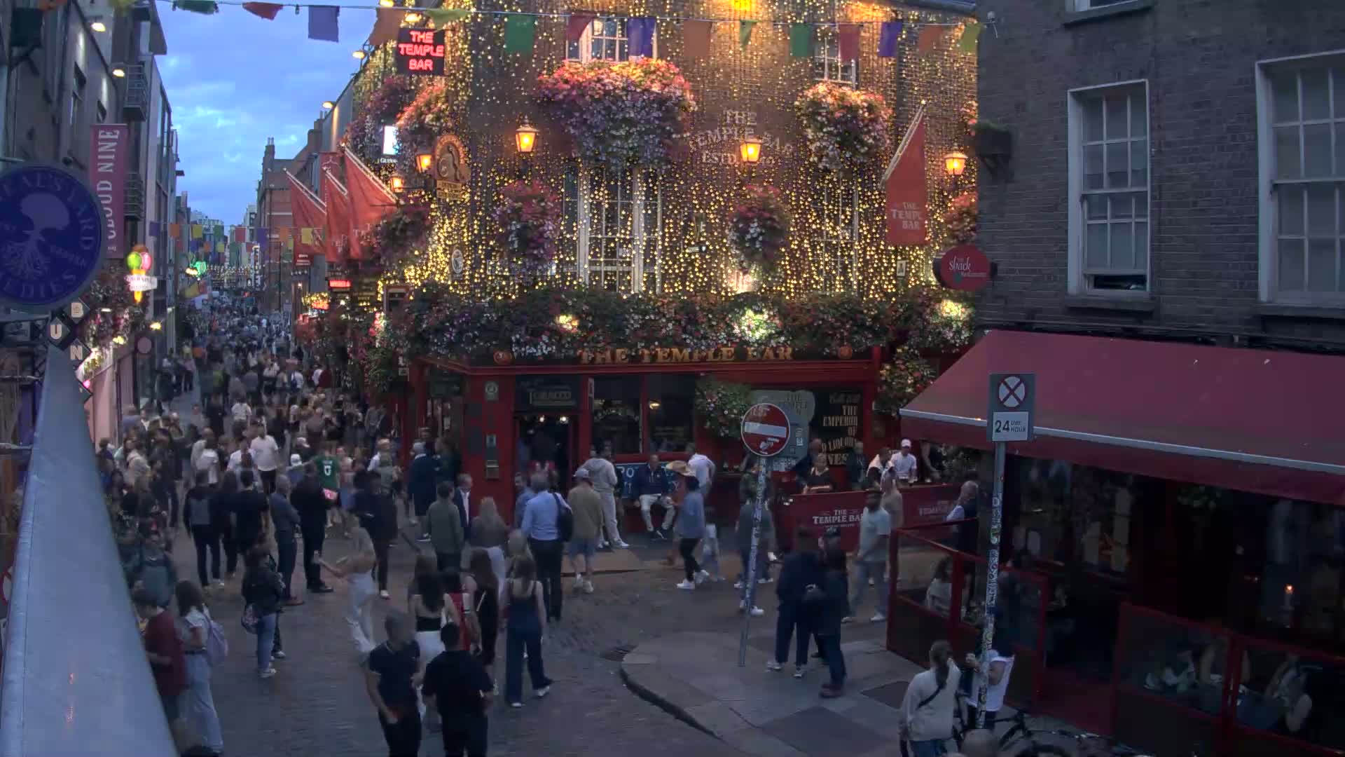 South Dublin , 45 Temple Bar Street Live Cam - Dublin,Eastern and Midland, Leinster, Ireland 