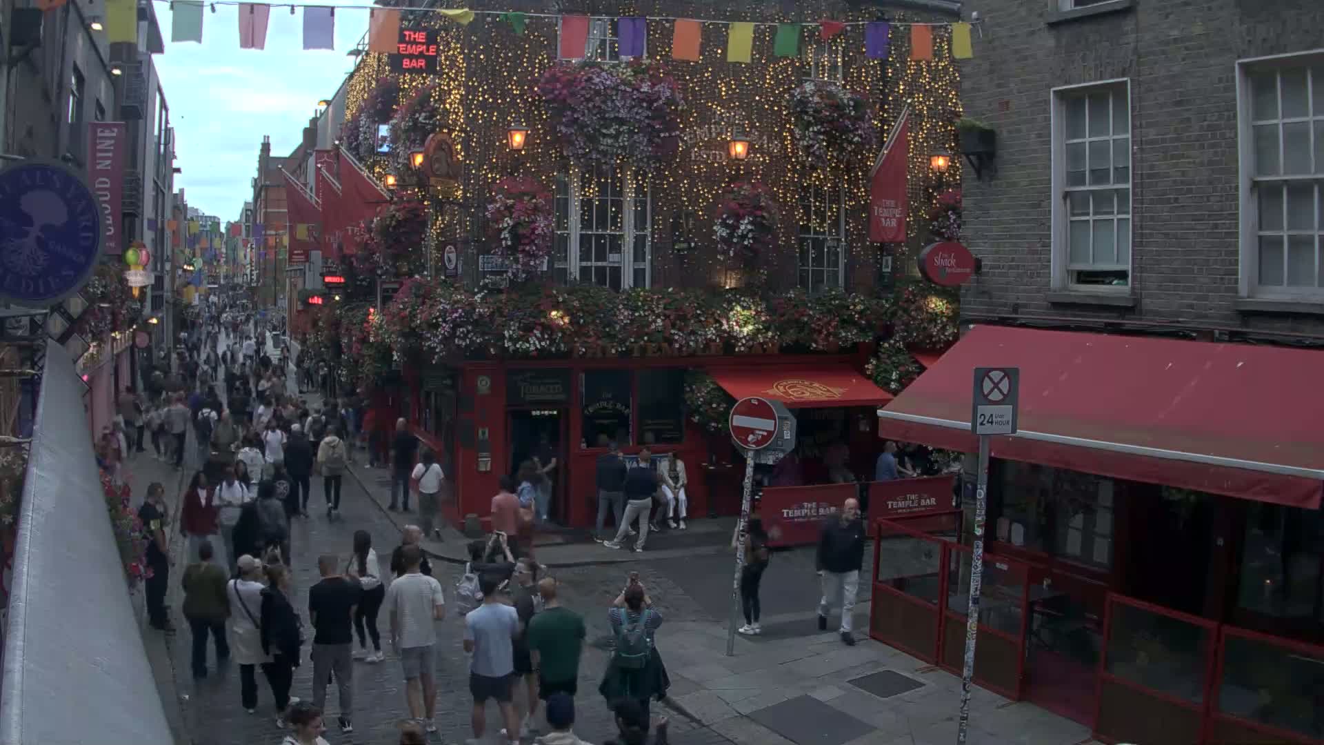 South Dublin , 45 Temple Bar Street Live Cam - Dublin,Eastern and Midland, Leinster, Ireland 