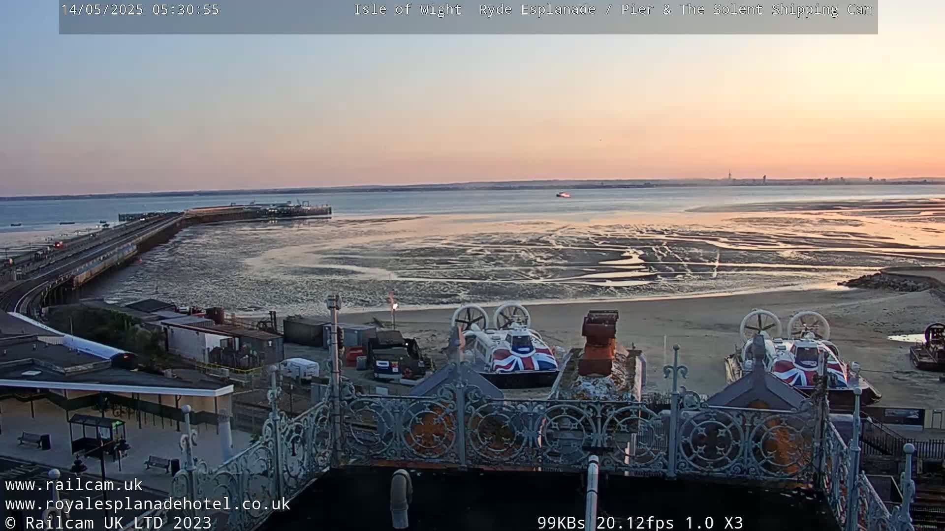 Ryde Pier & Beach Live Cam -Isle Of Wight, South East, England, United Kingdom