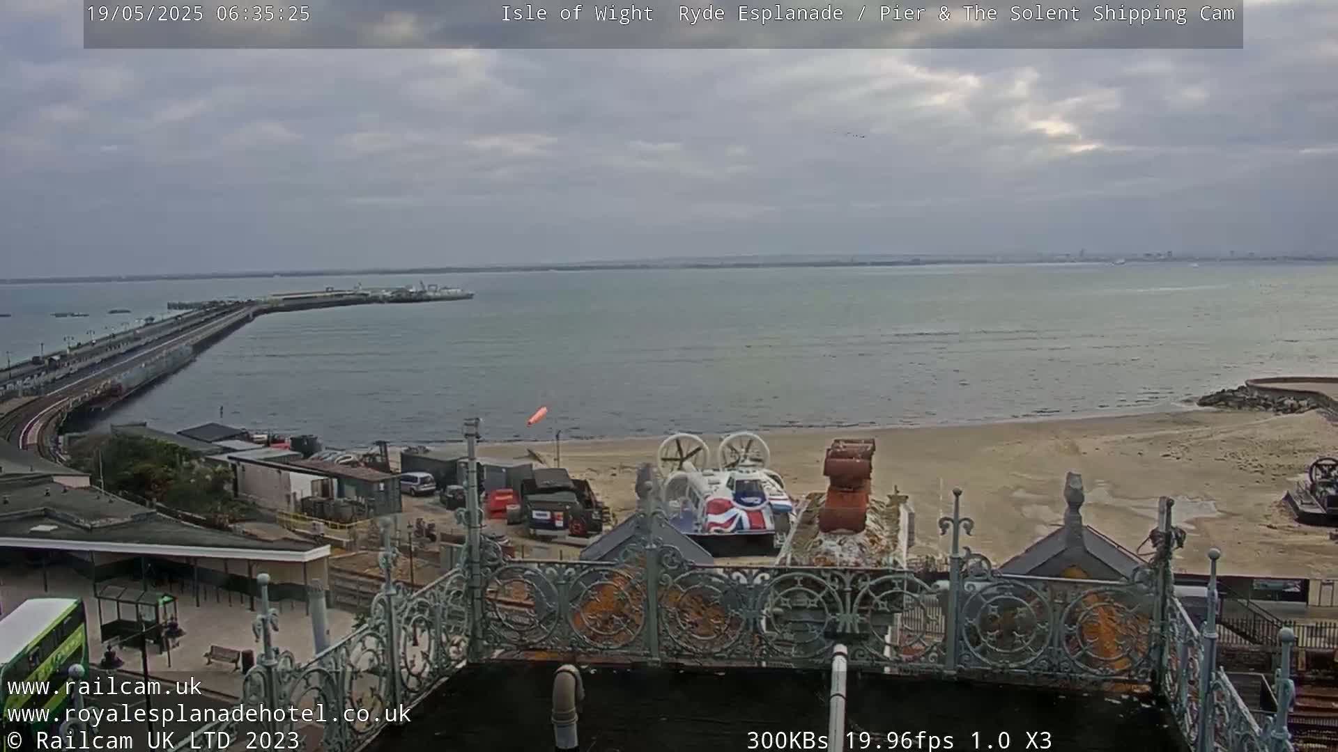 Ryde Pier & Beach Live Cam -Isle Of Wight, South East, England, United Kingdom