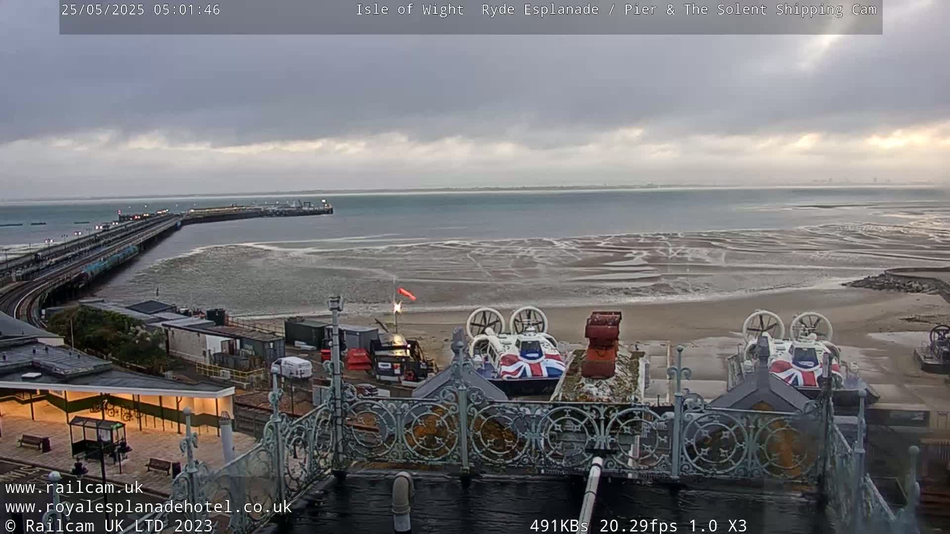 Ryde Pier & Beach Live Cam -Isle Of Wight, South East, England, United Kingdom