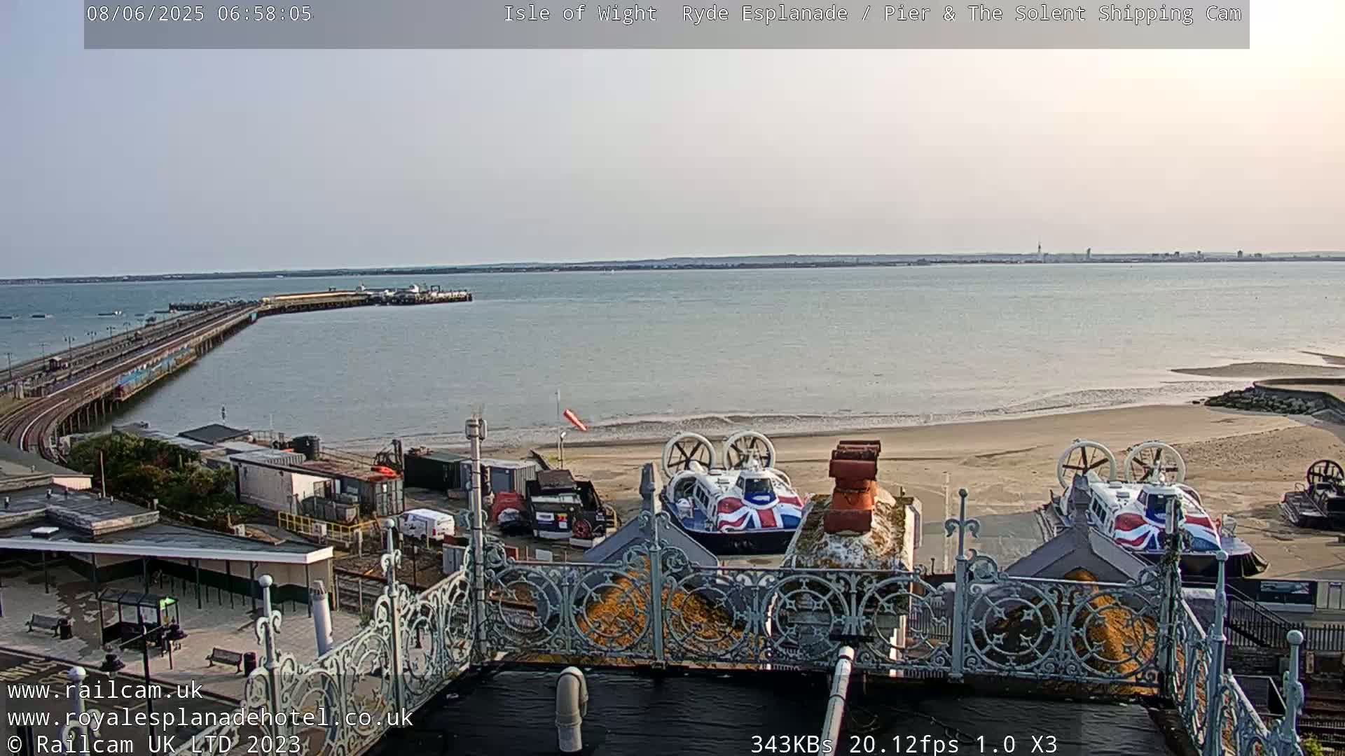 Ryde Pier & Beach Live Cam -Isle Of Wight, South East, England, United Kingdom