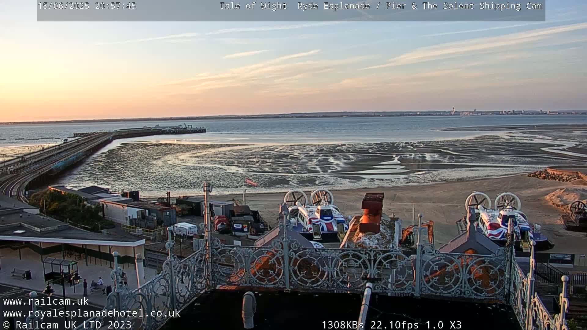 Ryde Pier & Beach Live Cam -Isle Of Wight, South East, England, United Kingdom