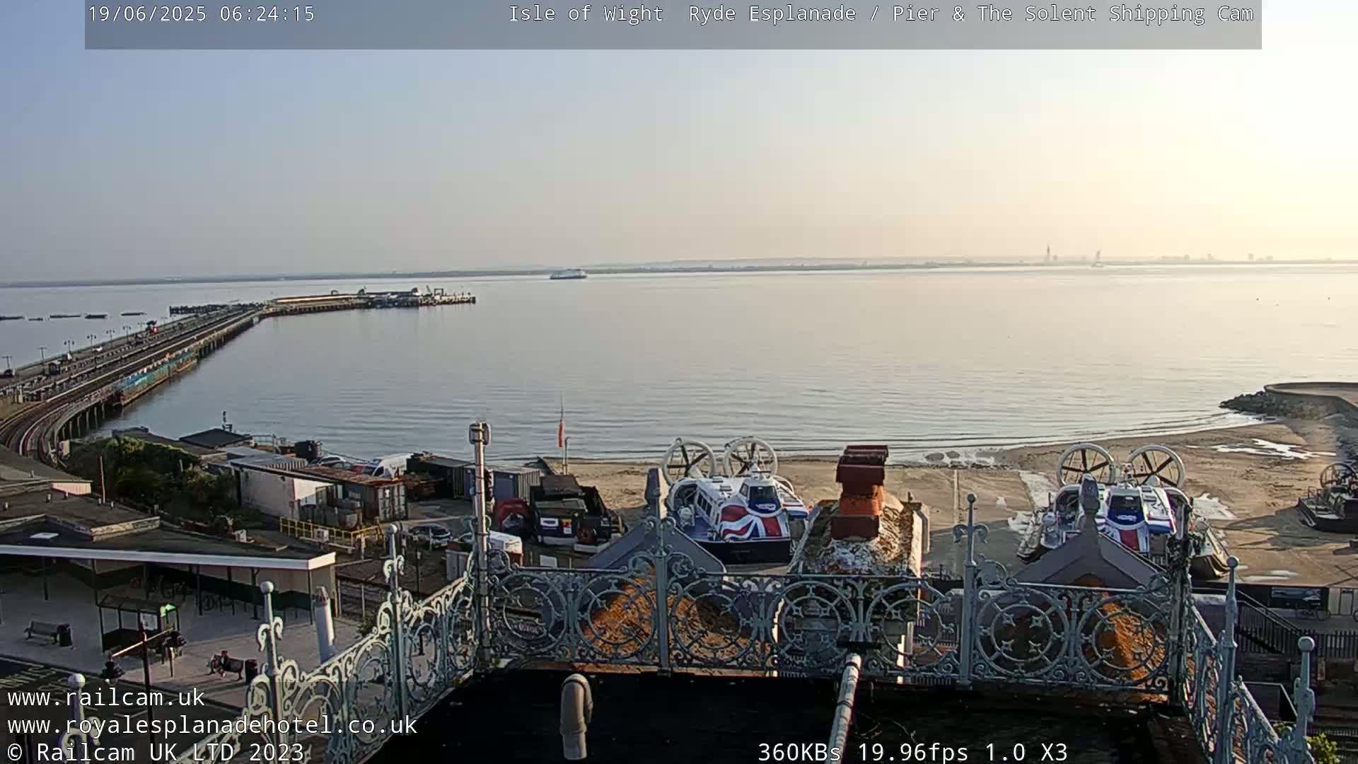 Ryde Pier & Beach Live Cam -Isle Of Wight, South East, England, United Kingdom