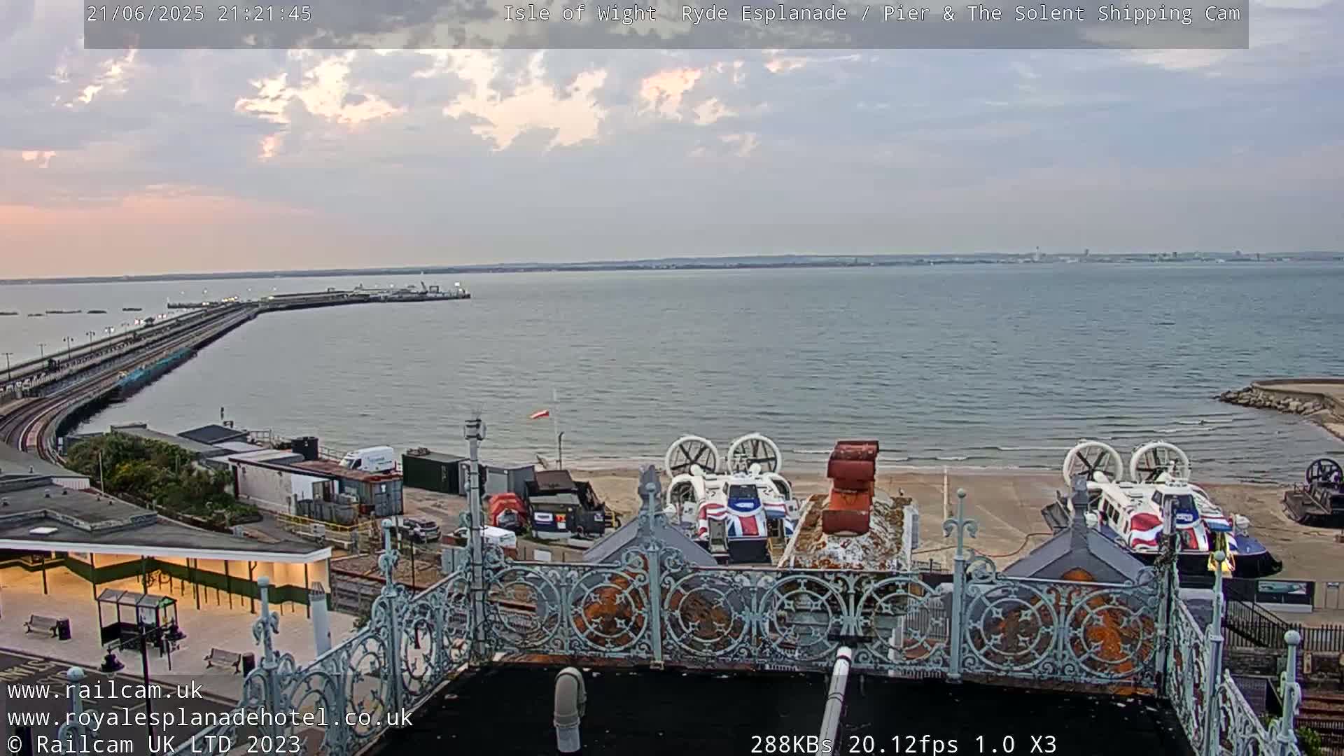Ryde Pier & Beach Live Cam -Isle Of Wight, South East, England, United Kingdom