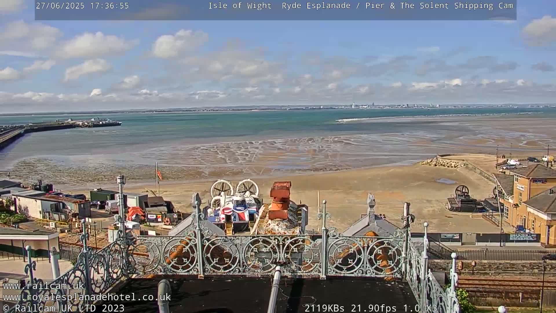 Ryde Pier & Beach Live Cam -Isle Of Wight, South East, England, United Kingdom