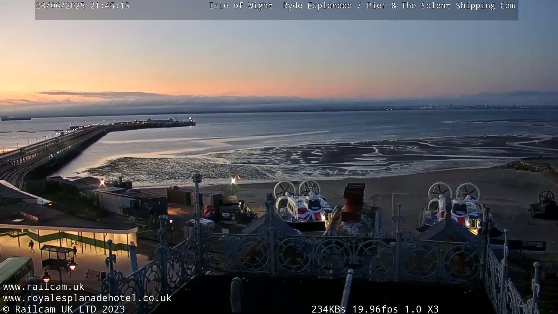 Ryde Pier & Beach Live Cam -Isle Of Wight, South East, England, United Kingdom