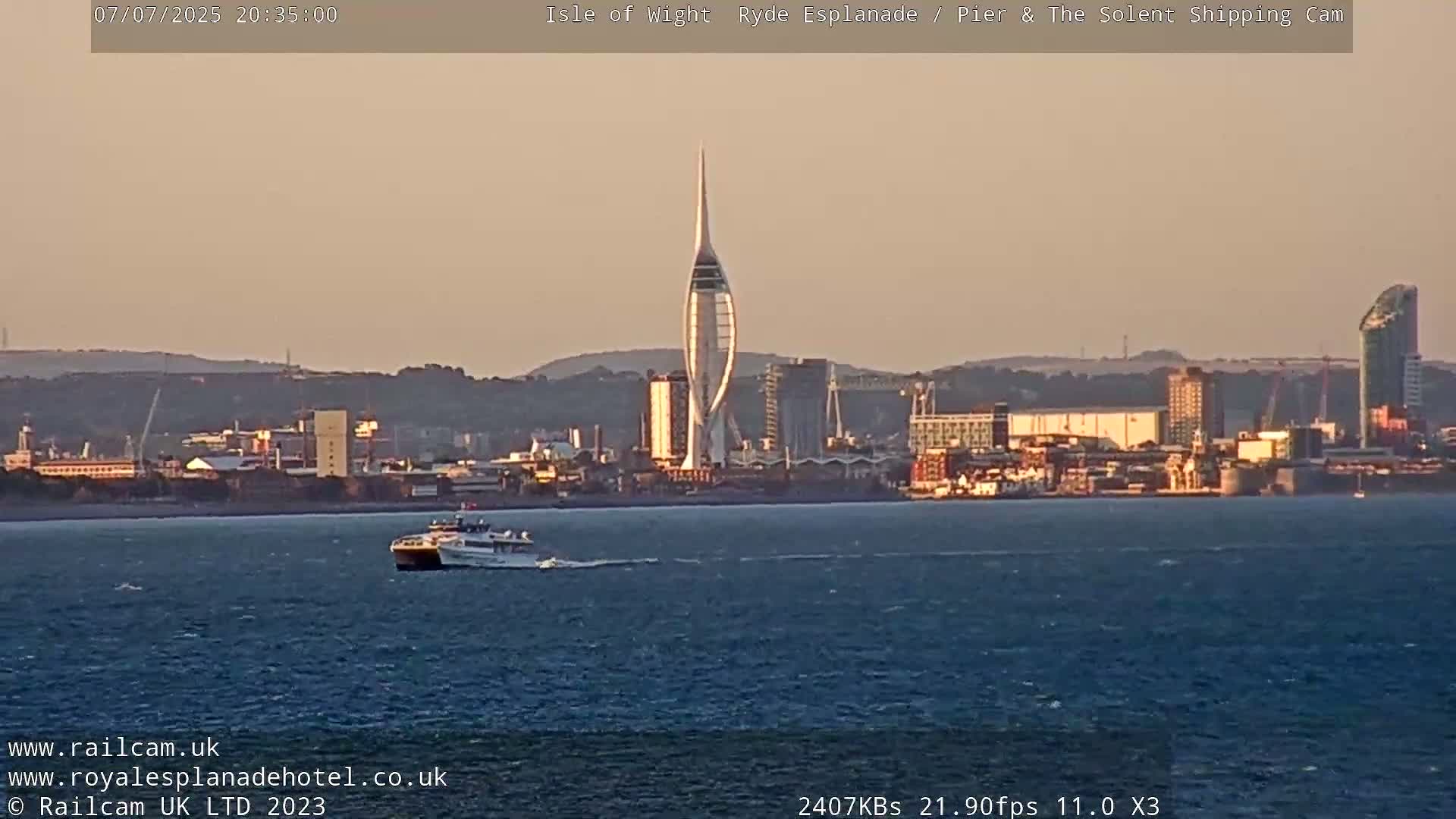 Ryde Pier & Beach Live Cam -Isle Of Wight, South East, England, United Kingdom