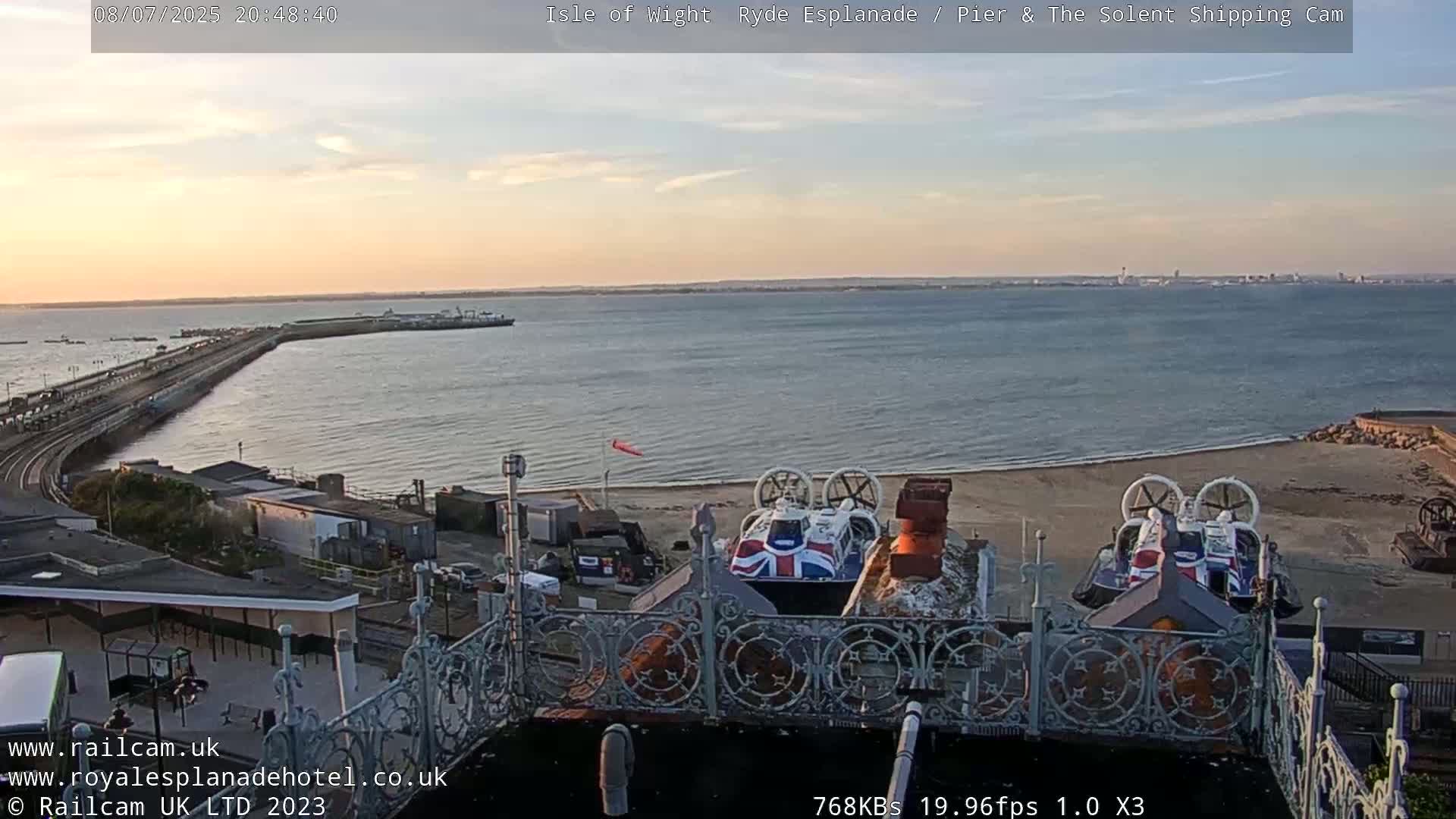 Ryde Pier & Beach Live Cam -Isle Of Wight, South East, England, United Kingdom