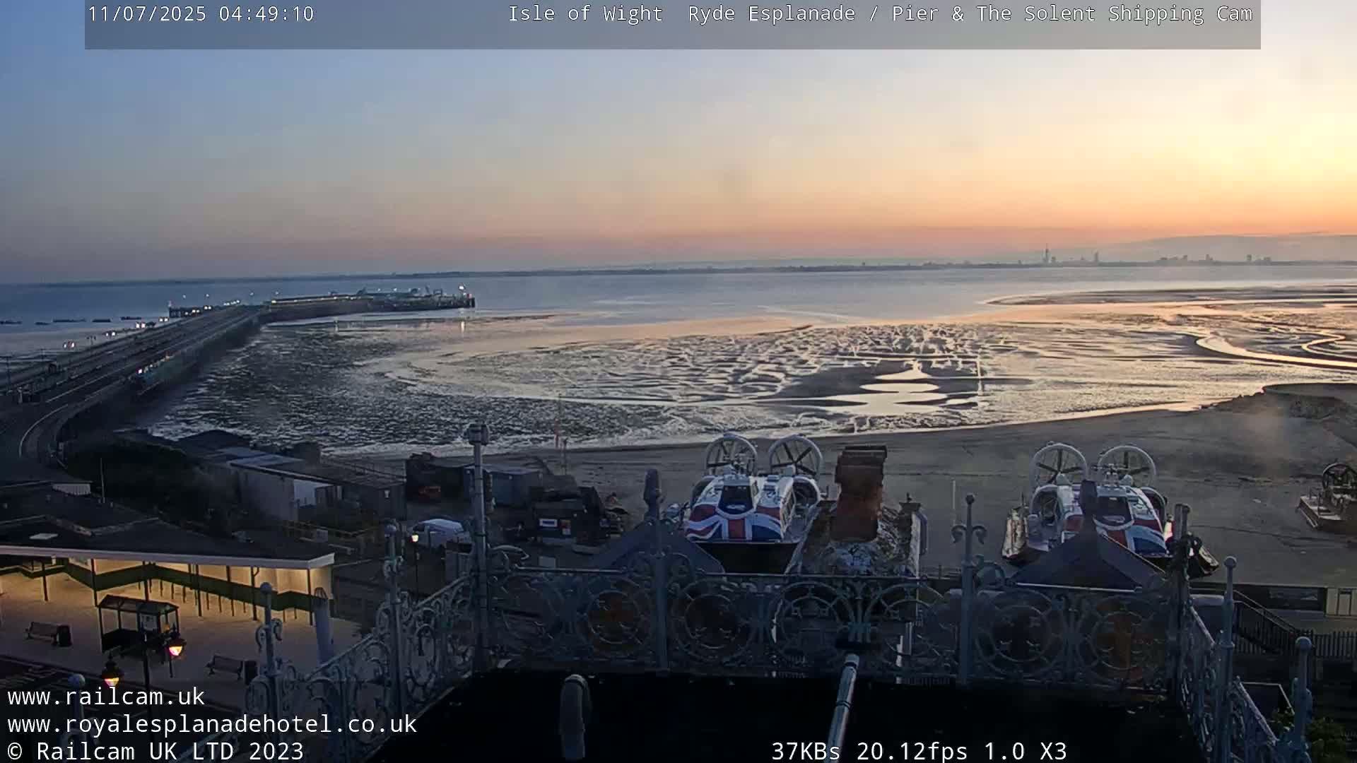 Ryde Pier & Beach Live Cam -Isle Of Wight, South East, England, United Kingdom
