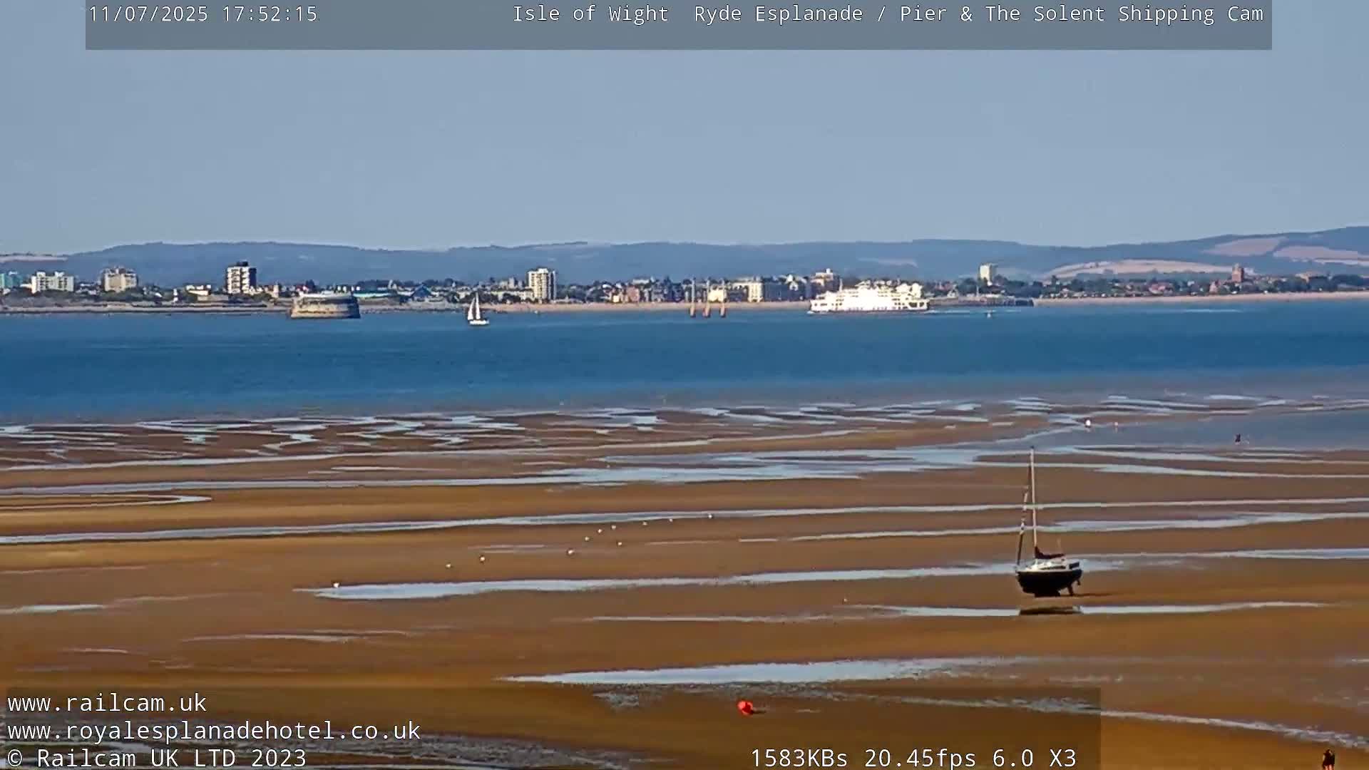 Ryde Pier & Beach Live Cam -Isle Of Wight, South East, England, United Kingdom