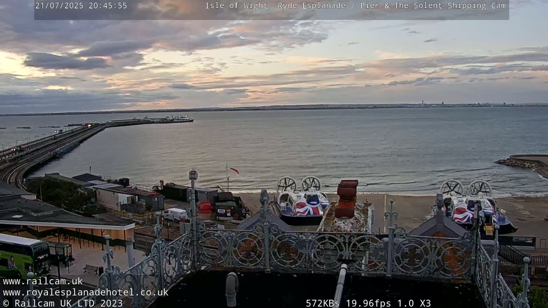 Ryde Pier & Beach Live Cam -Isle Of Wight, South East, England, United Kingdom