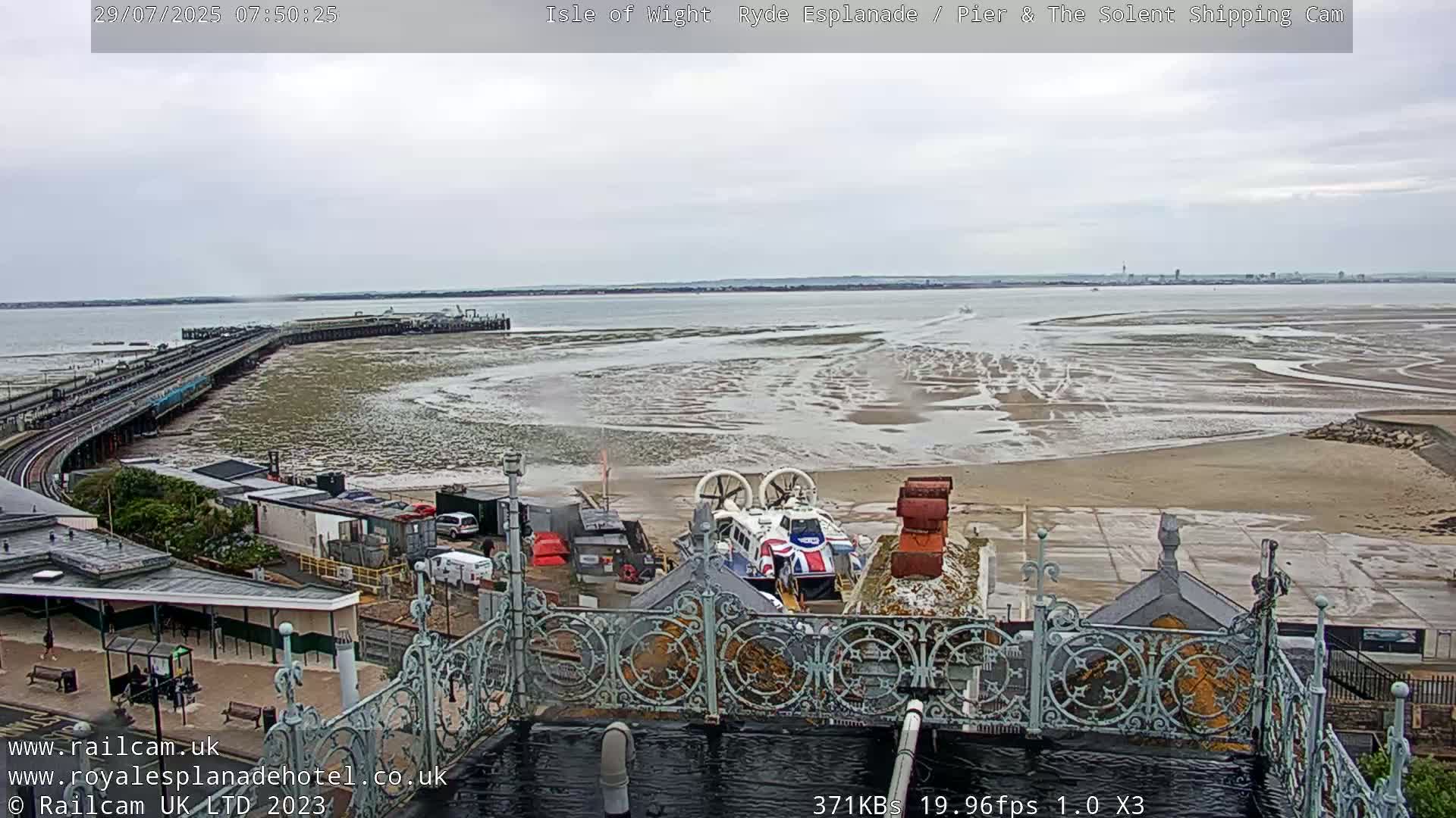 Ryde Pier & Beach Live Cam -Isle Of Wight, South East, England, United Kingdom