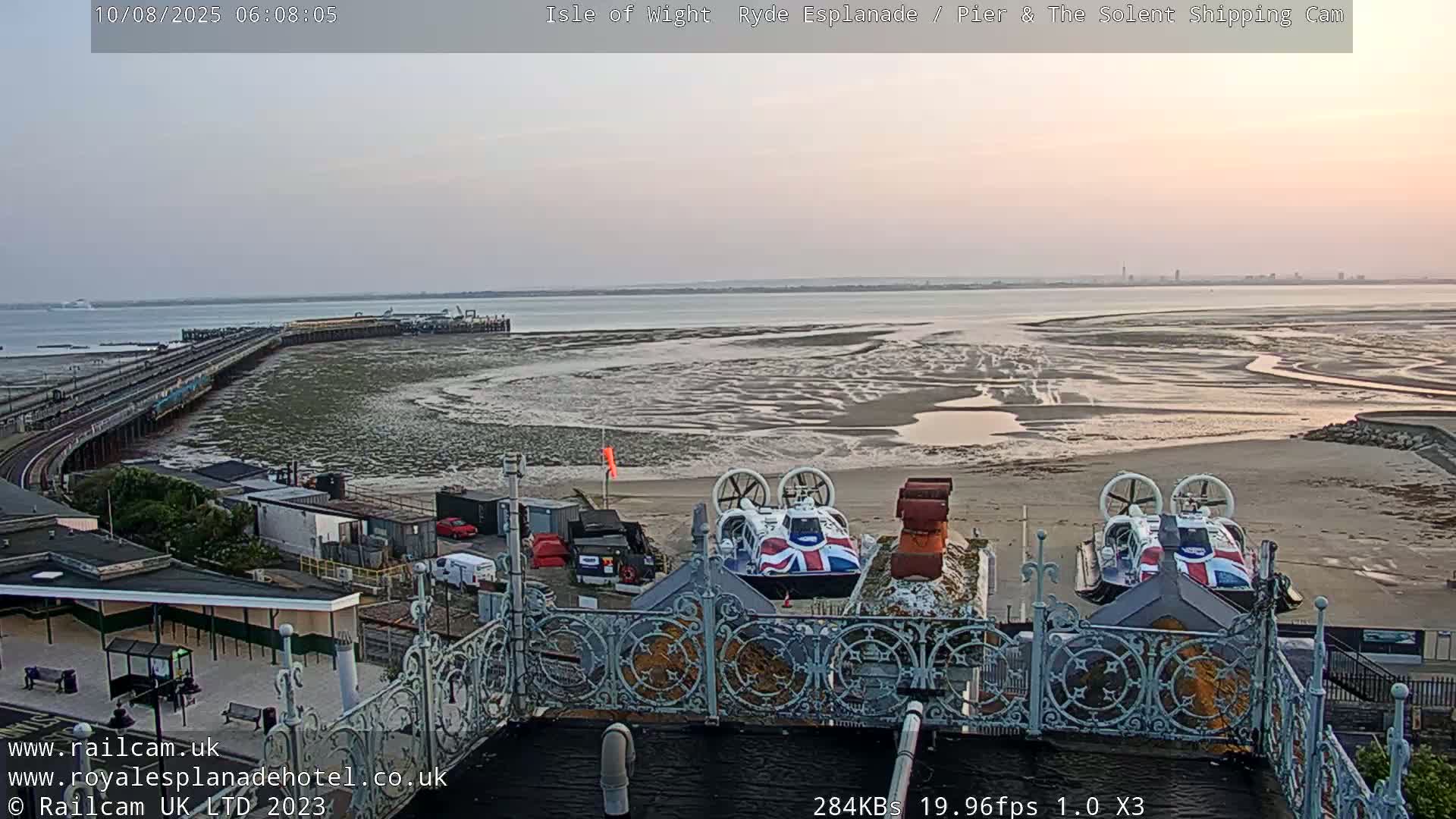 Ryde Pier & Beach Live Cam -Isle Of Wight, South East, England, United Kingdom