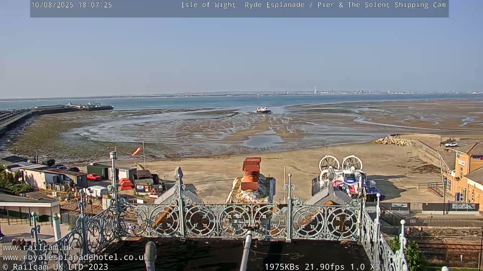 Ryde Pier & Beach Live Cam -Isle Of Wight, South East, England, United Kingdom