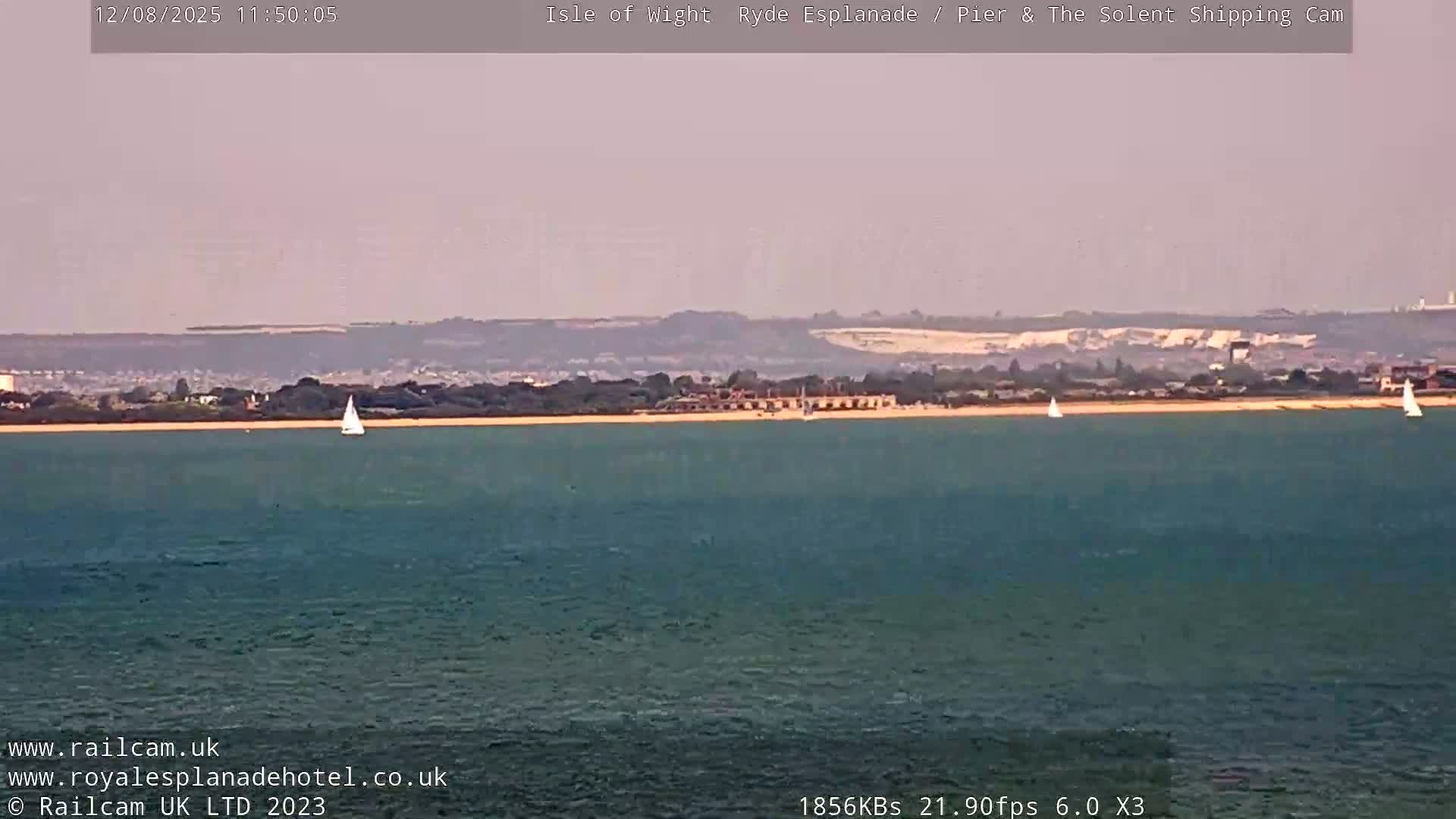 Ryde Pier & Beach Live Cam -Isle Of Wight, South East, England, United Kingdom